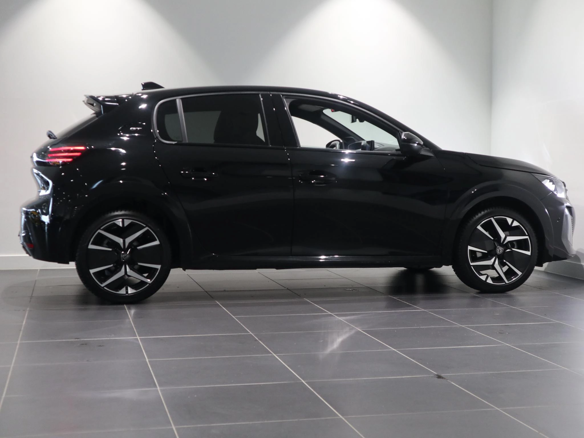 Peugeot-208-image-3