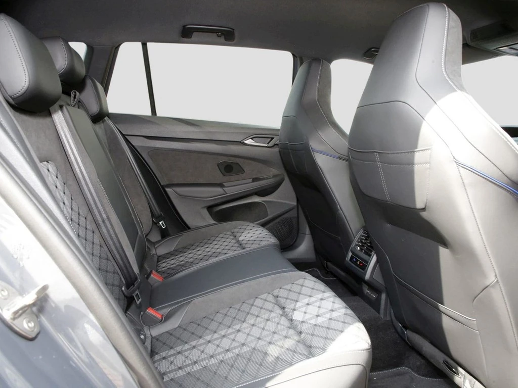 Volkswagen-Golf-image-10