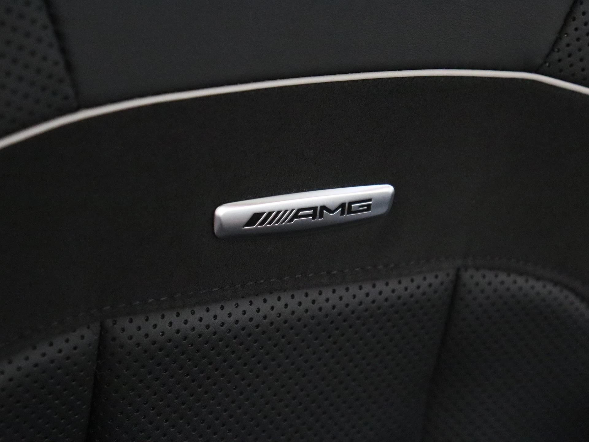 Mercedes-Benz-E-Klasse-image-13