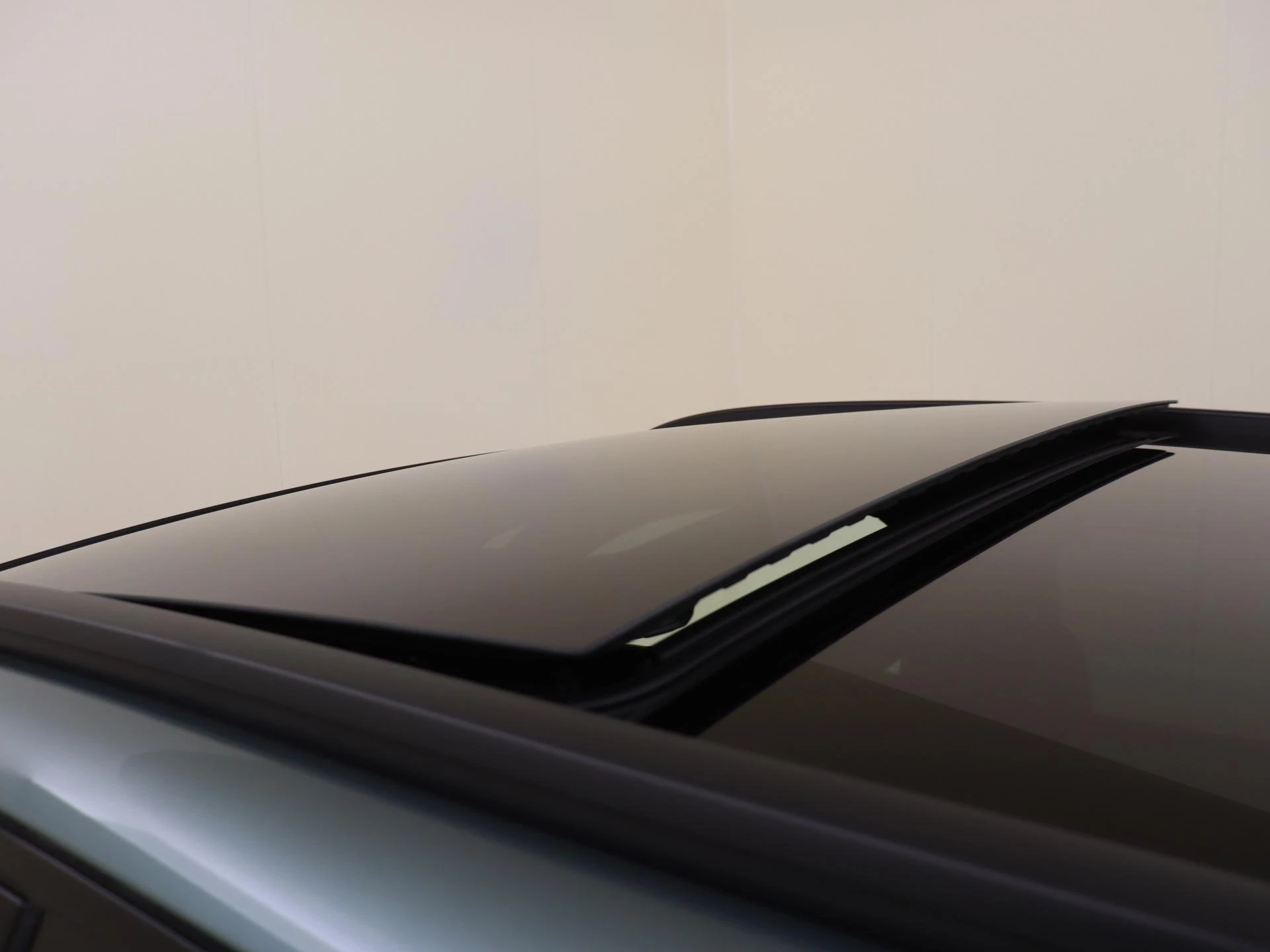 Mercedes-Benz-GLC-image-27