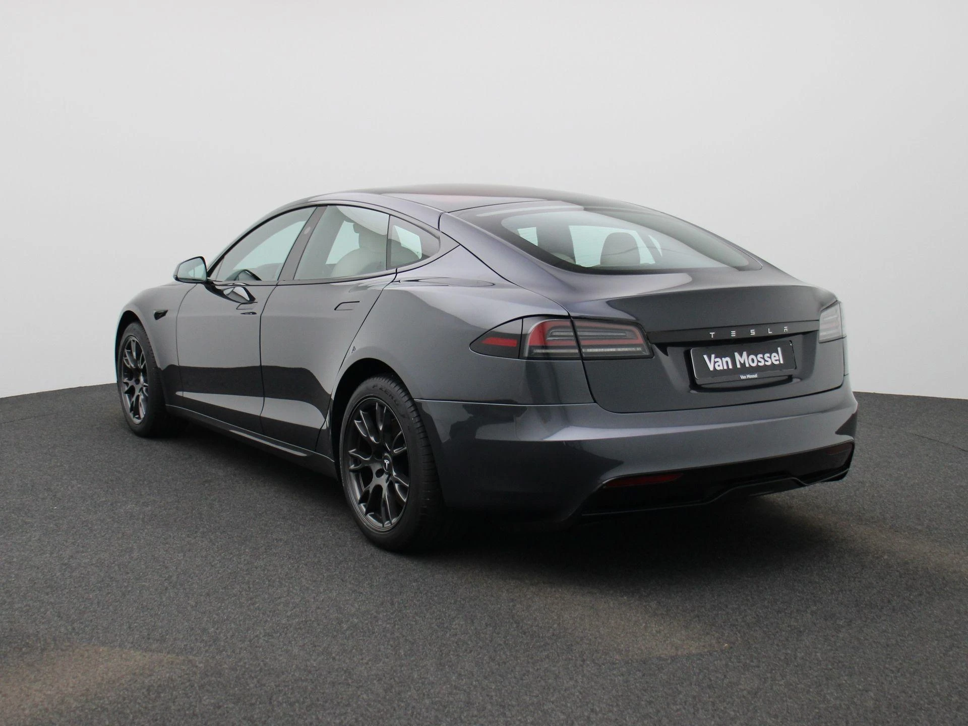 Tesla-Model S-image-1