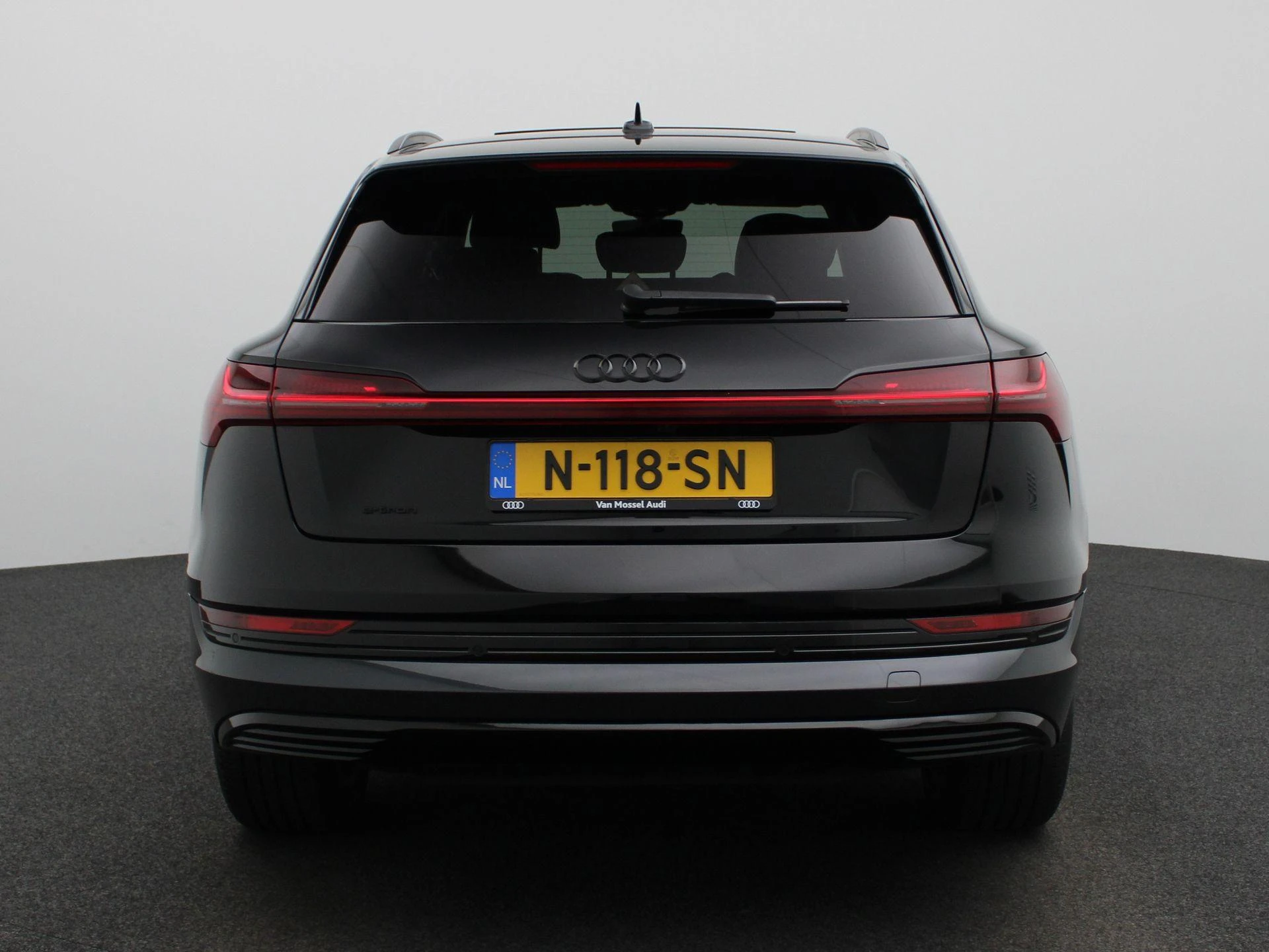 Audi-e-tron-image-4