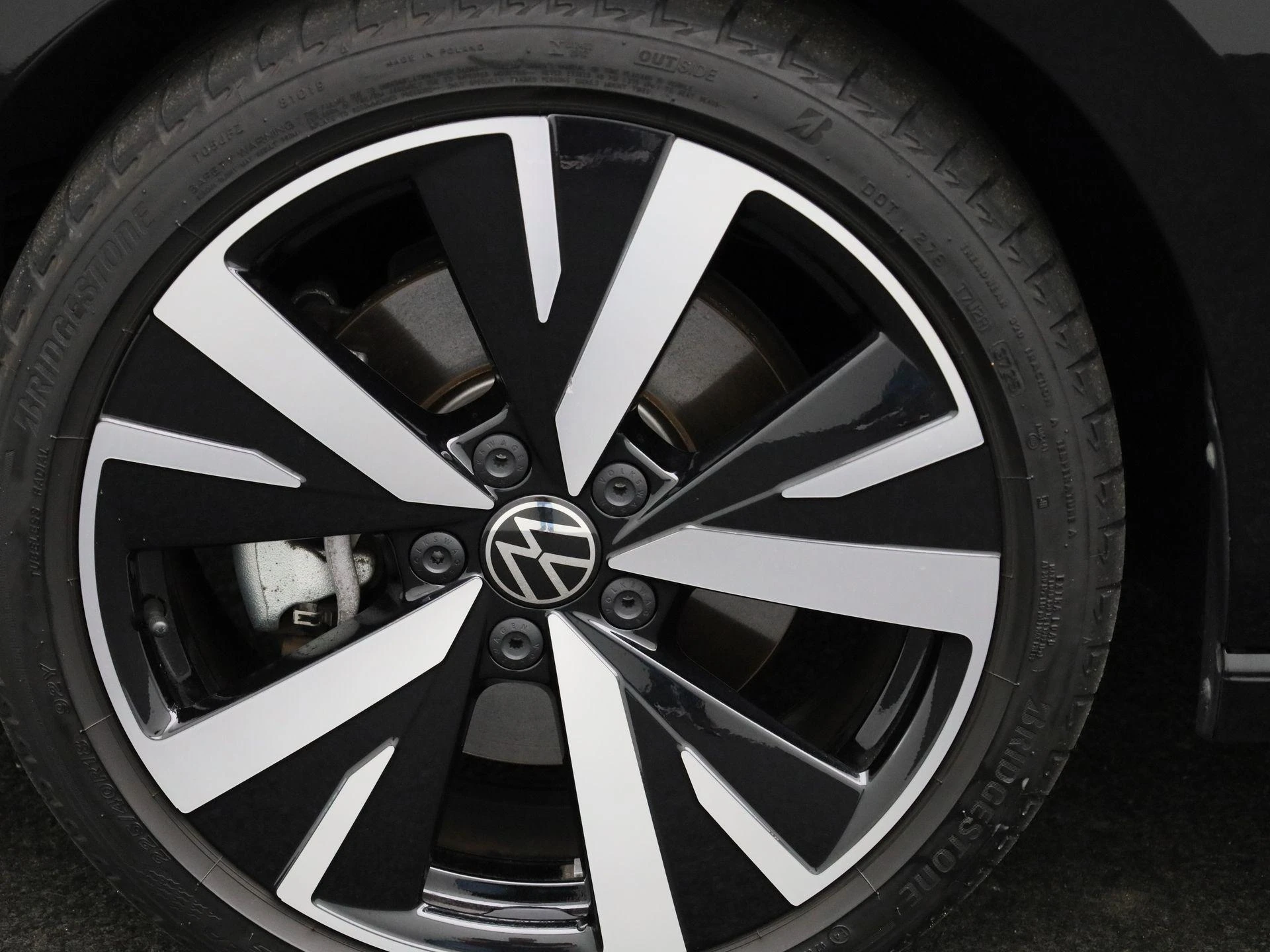 Volkswagen-Golf-image-13