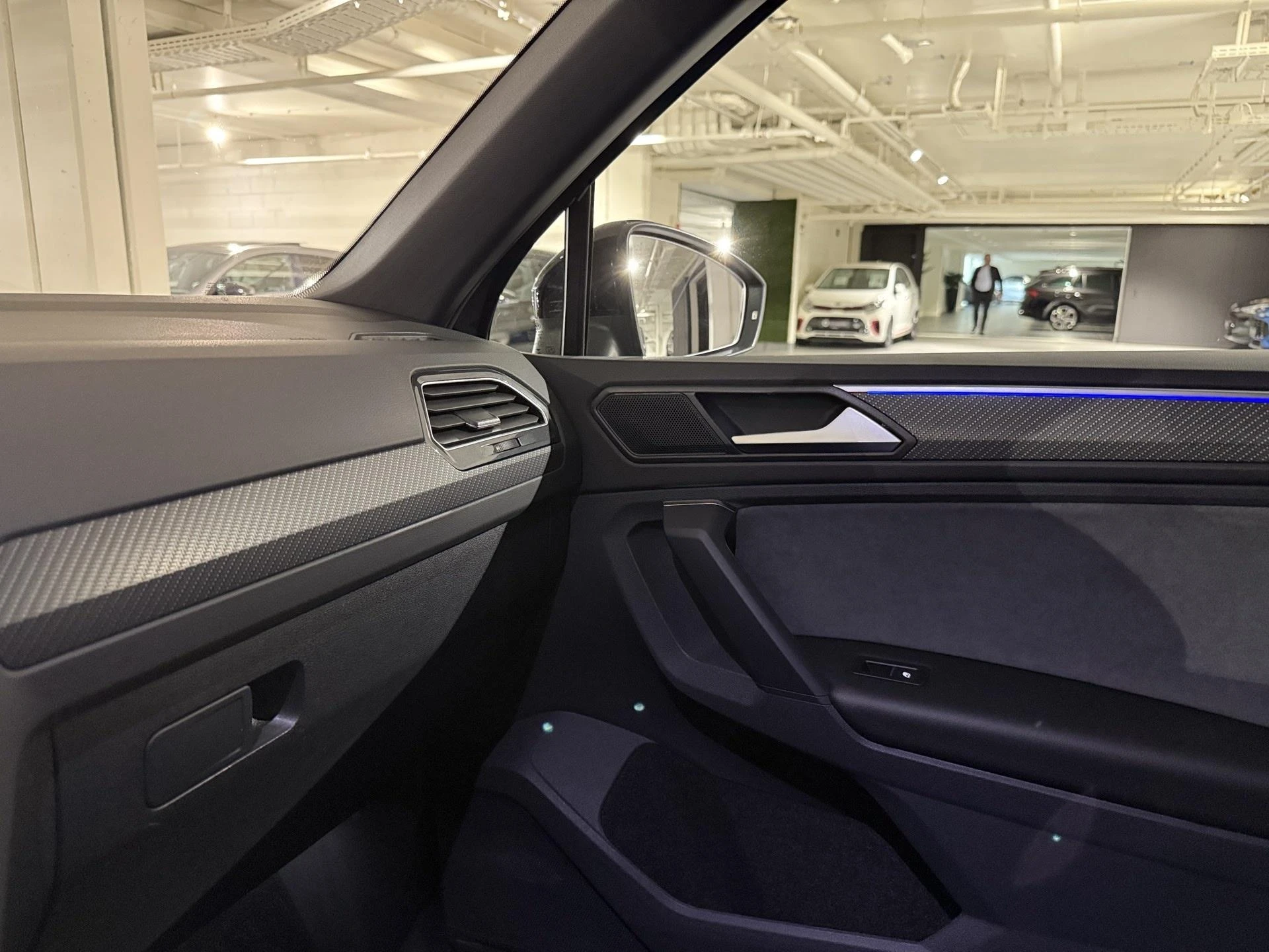 Volkswagen-Tiguan-image-9