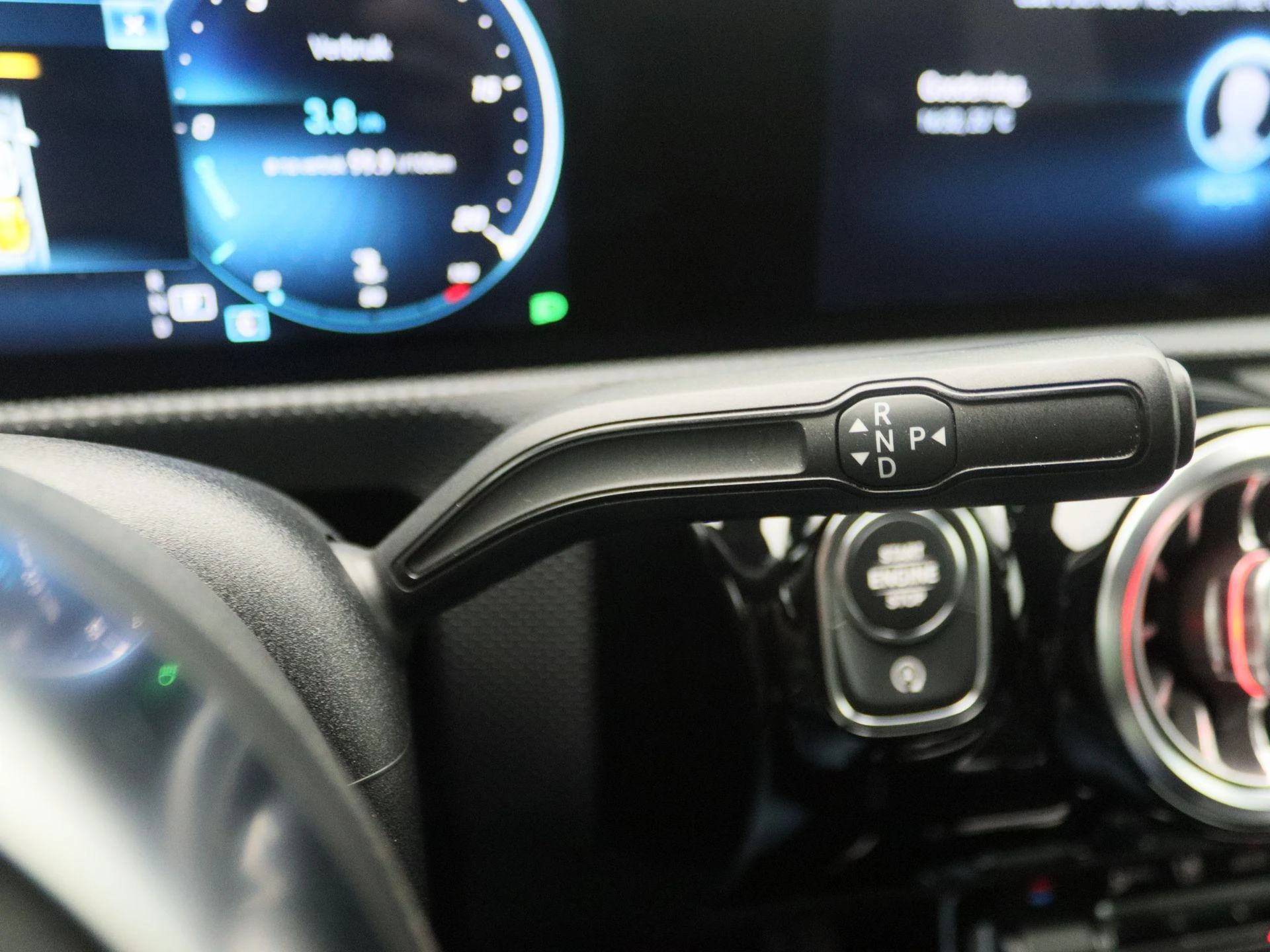 Mercedes-Benz-CLA-image-8