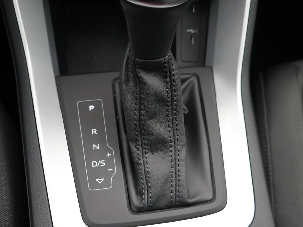 Audi Q3 PHEV Audi Q3 PHEV Attraction 45TFSIe 245PK *AUTOMAAT*VIRTUAL COCKPIT*CRUISE*PDC*APP-CONNECT*...*