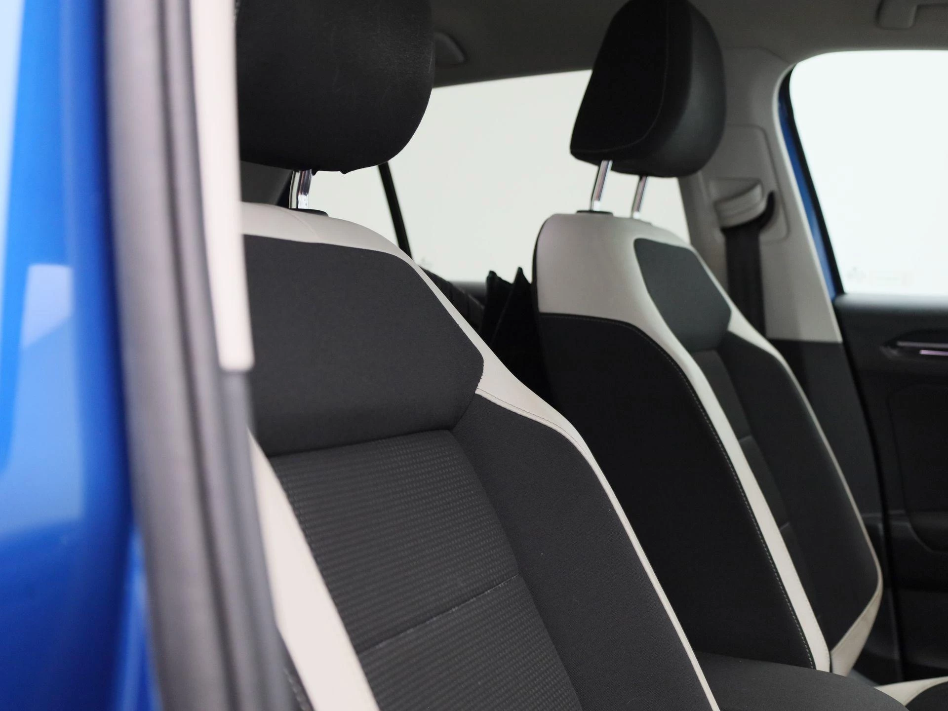 Volkswagen-T-Roc-image-35