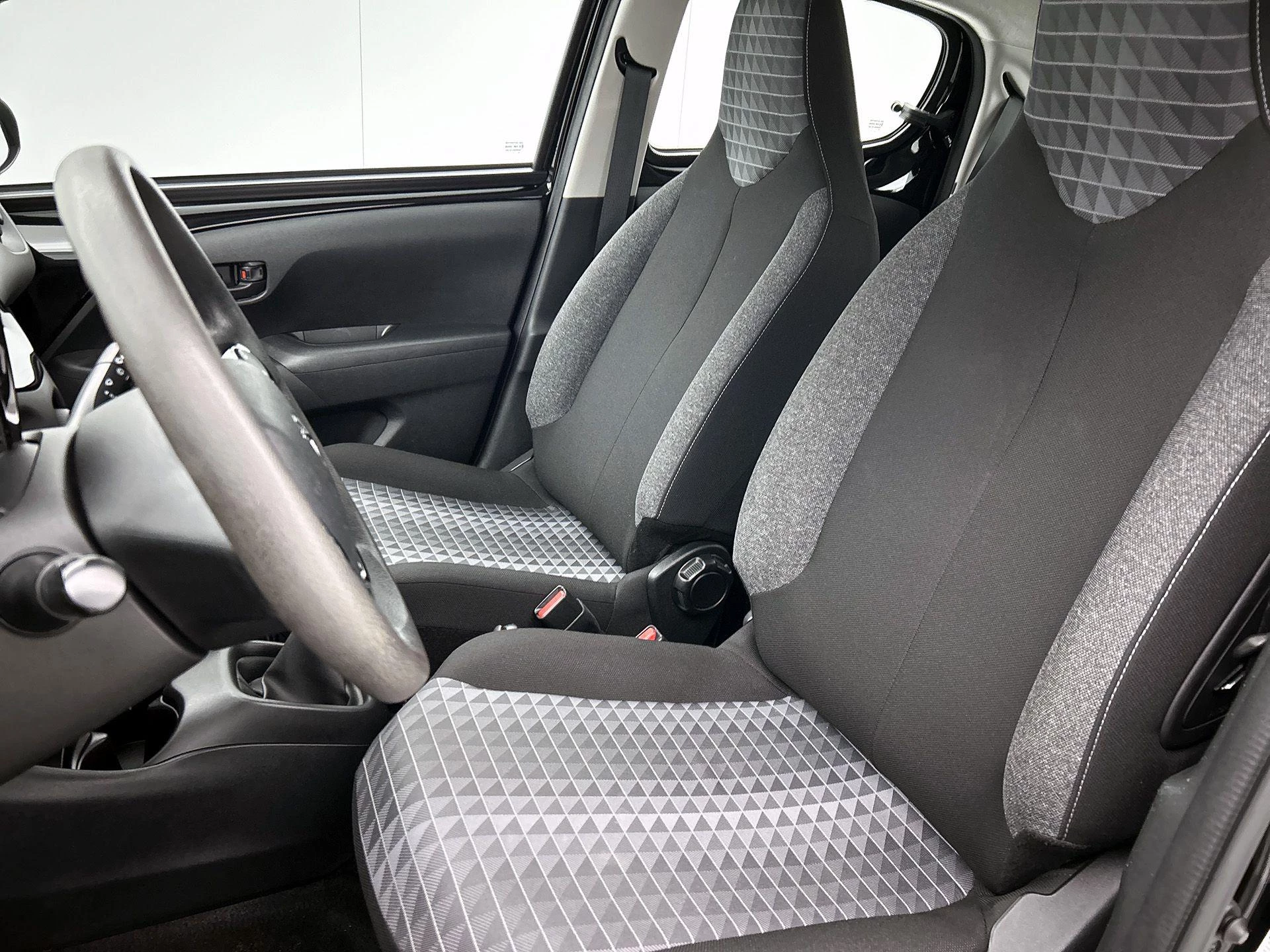 Peugeot-108-image-25