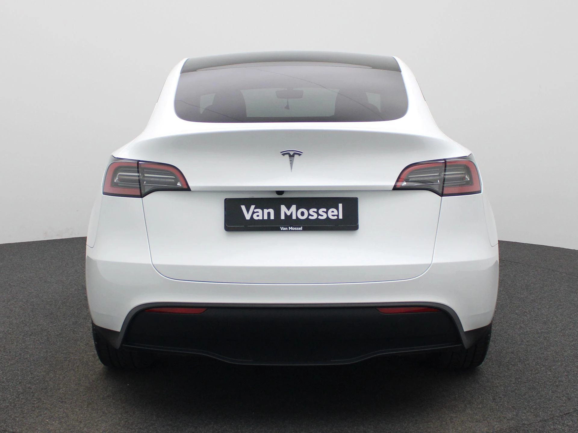 Tesla-Model Y-image-4