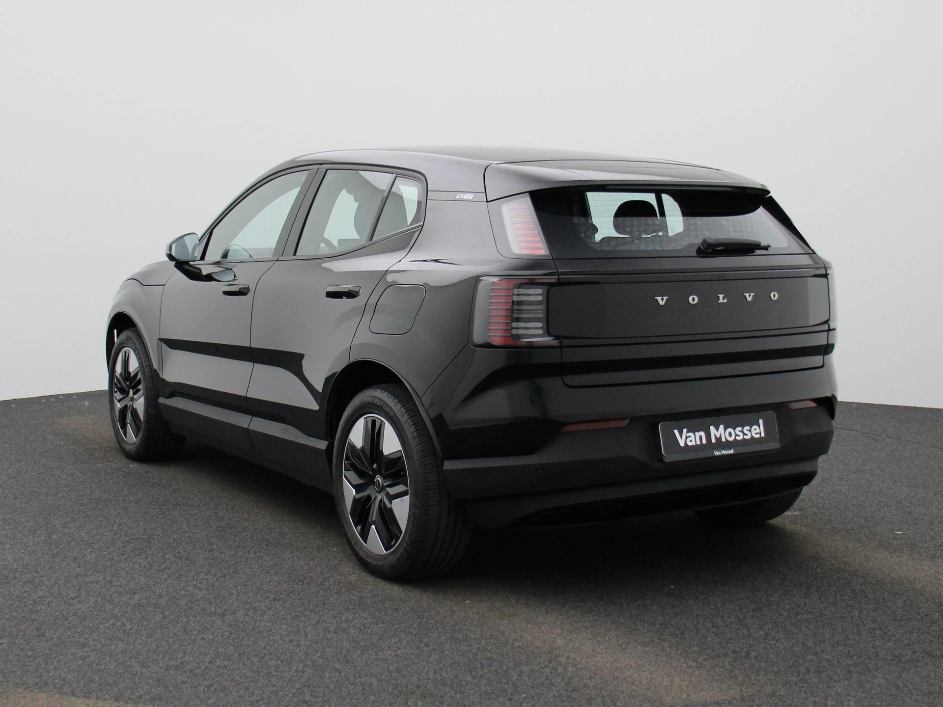 Volvo-EX30-image-1