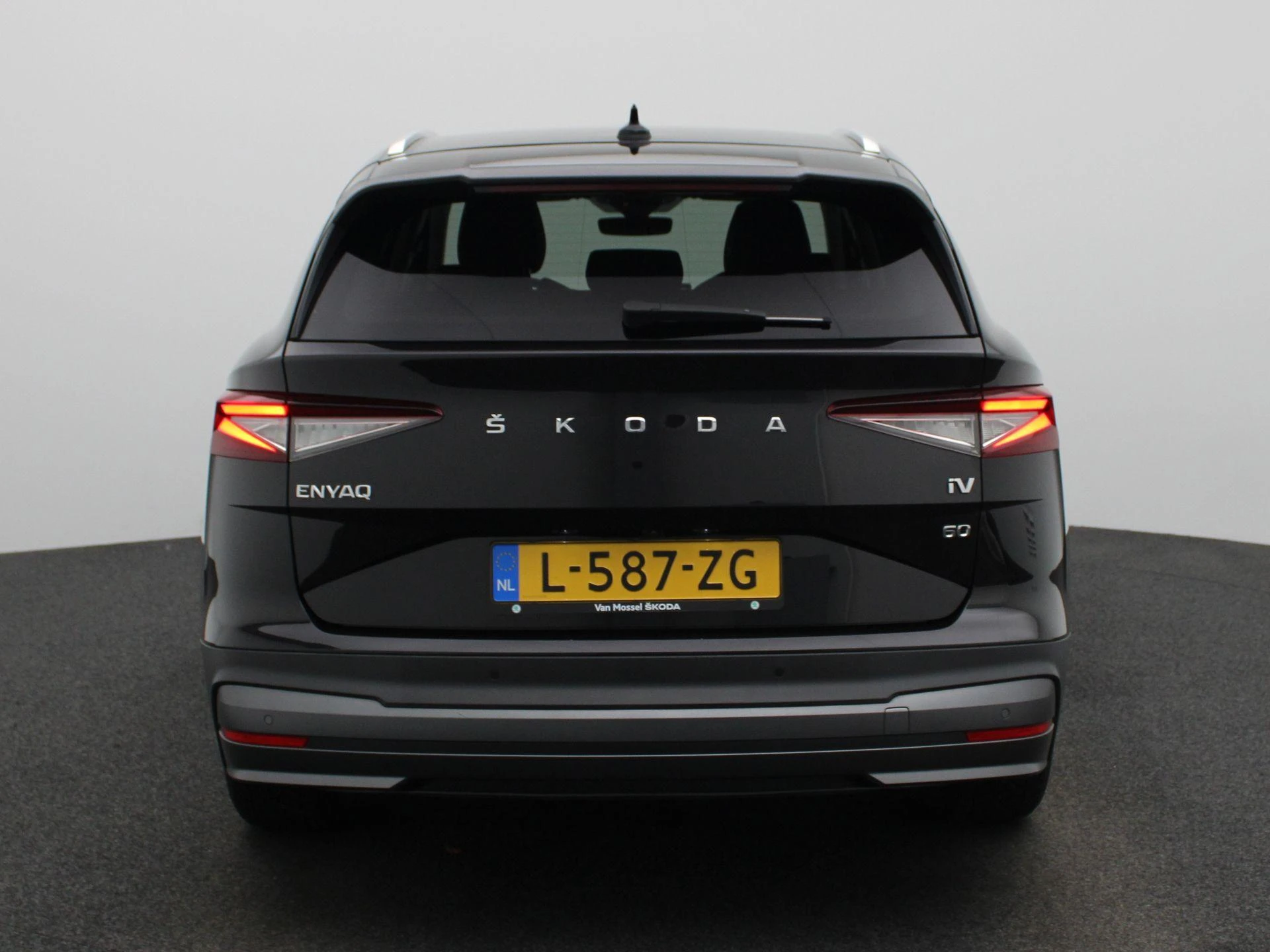Škoda-Enyaq iV-image-4