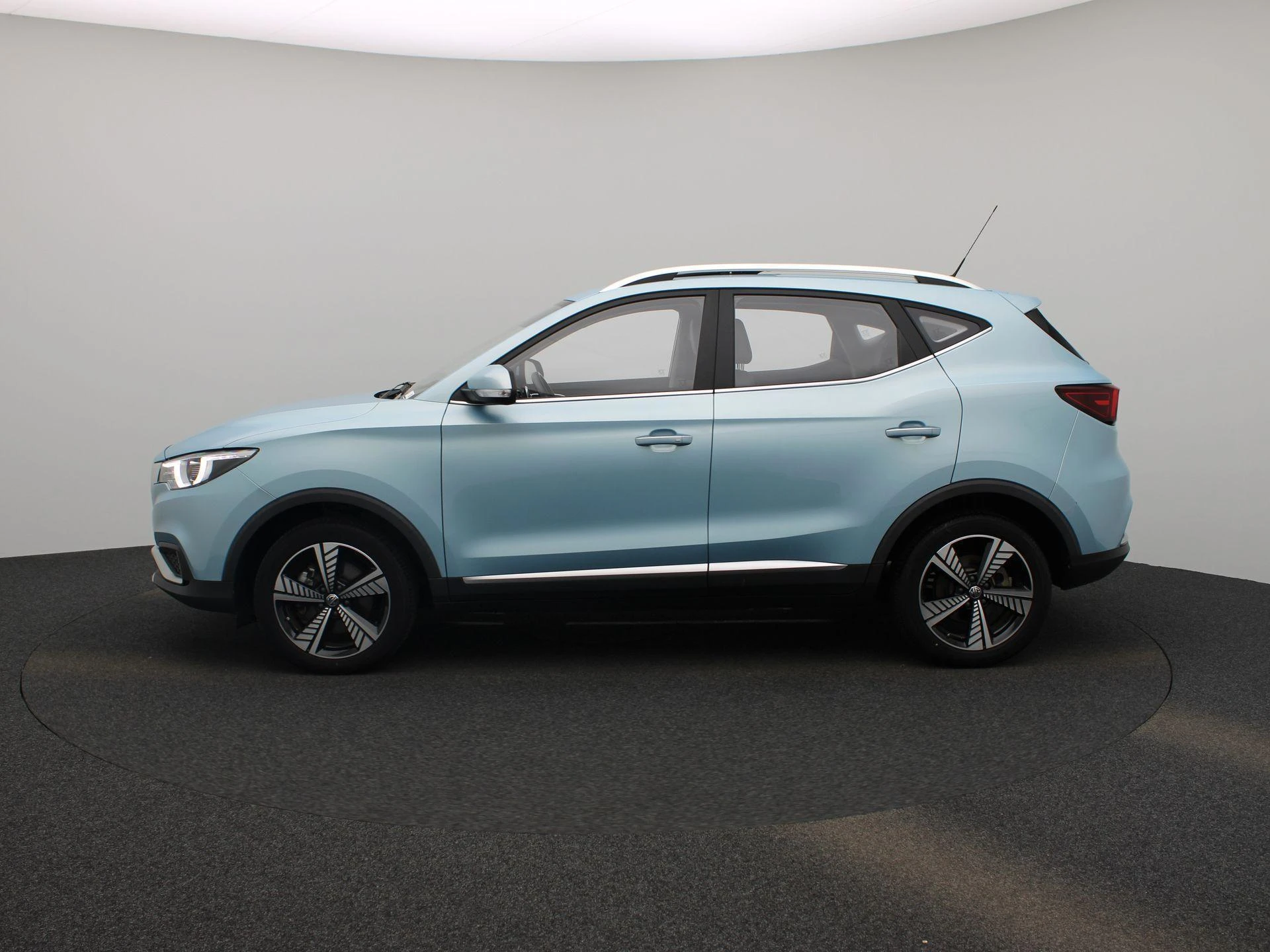 MG-ZS EV-image-3