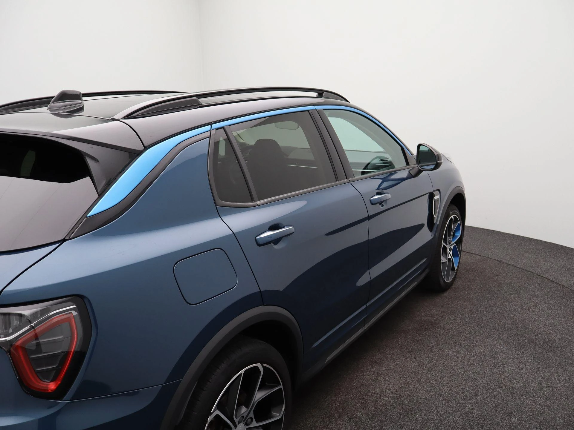 Lynk & Co-01-image-42