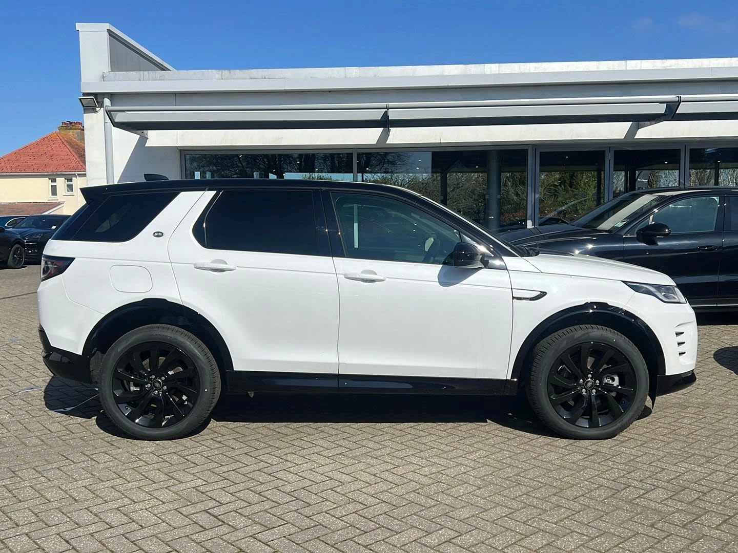 Land Rover-Discovery Sport-image-9