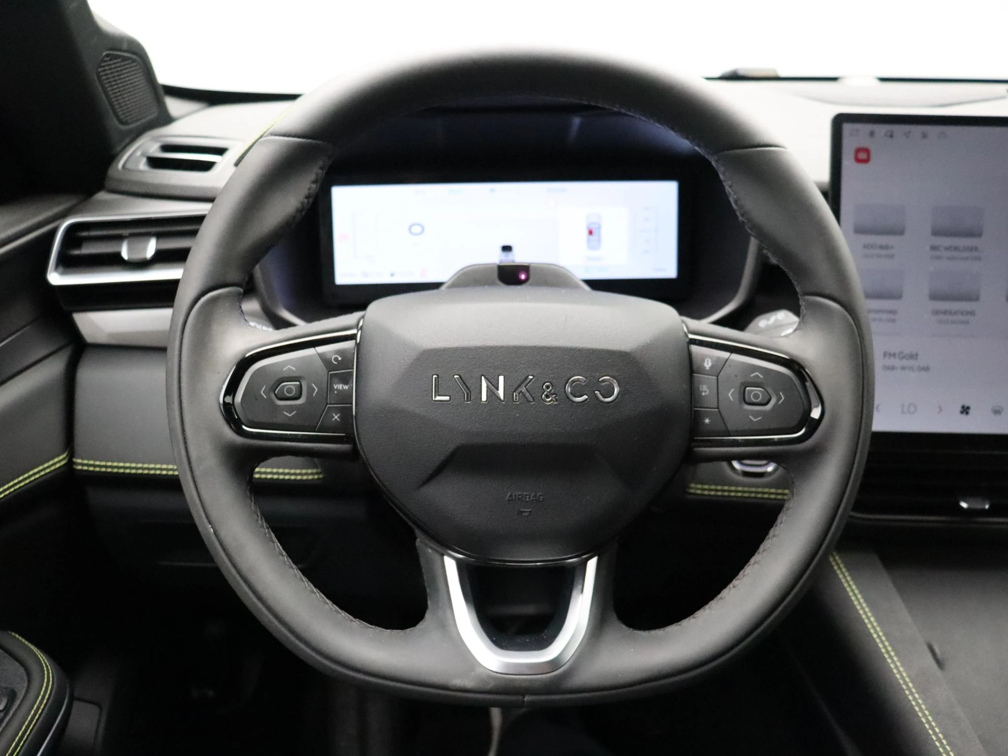 Lynk & Co-01-image-12