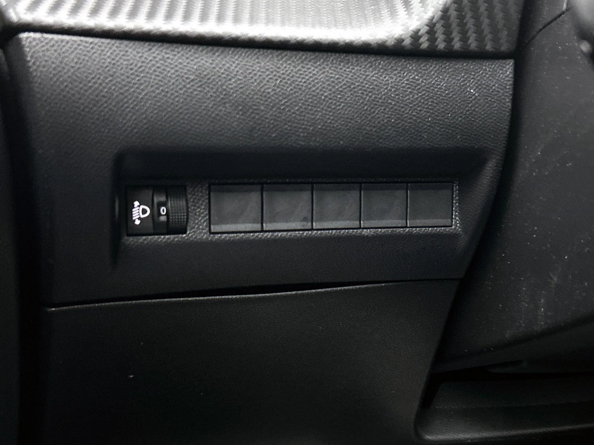 Peugeot 208 100 Allure