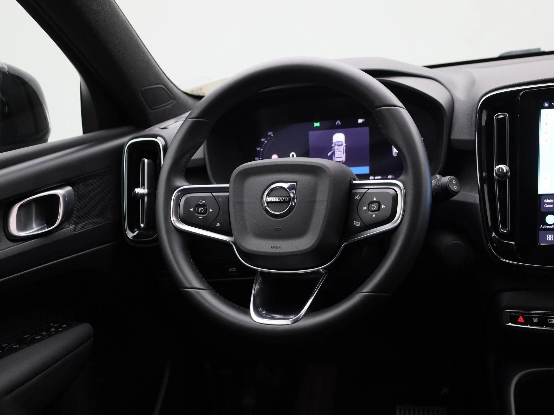 Volvo-XC40-image-8