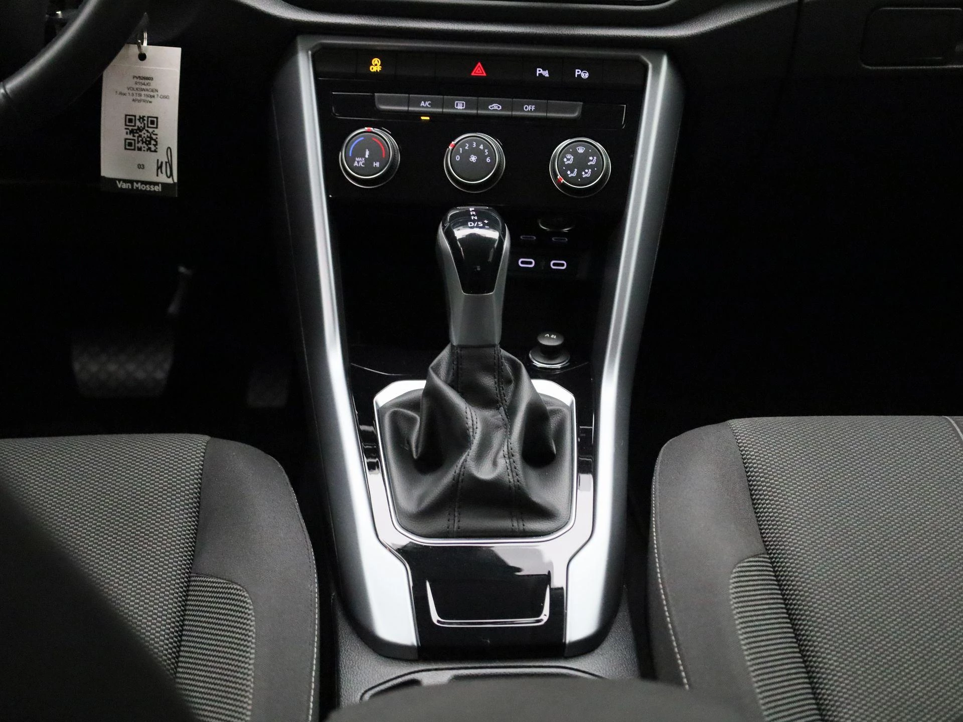 Volkswagen-T-Roc-image-8