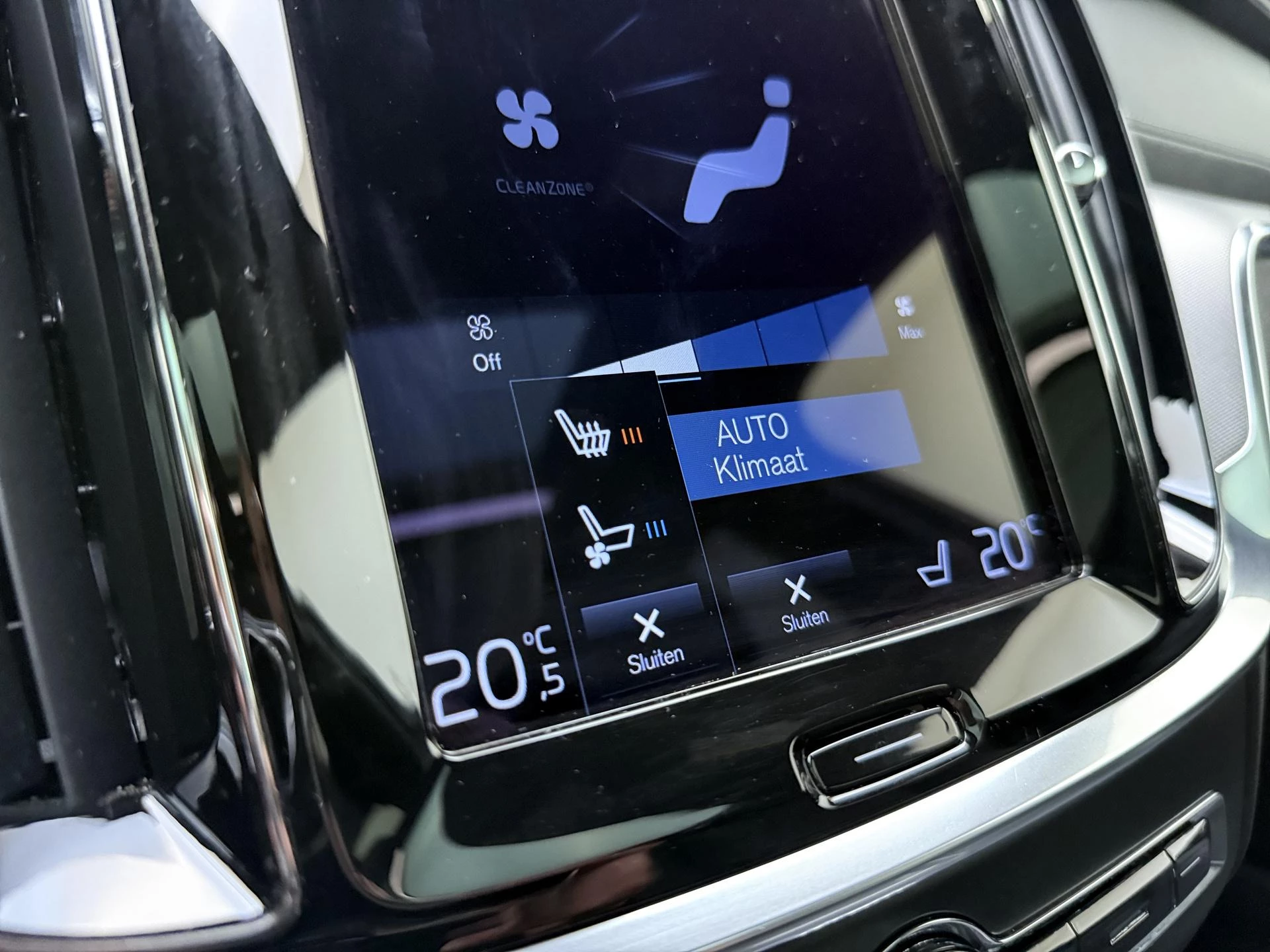 Volvo V60 2.0 T6 Plug-in hybrid AWD Essential Bright
