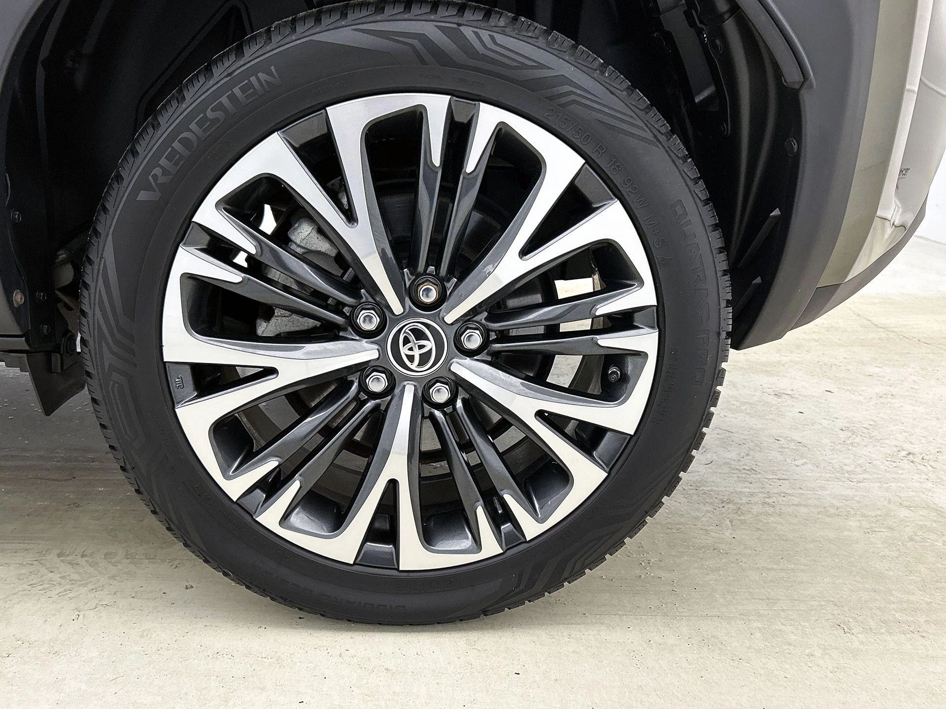Toyota-Yaris Cross-image-35