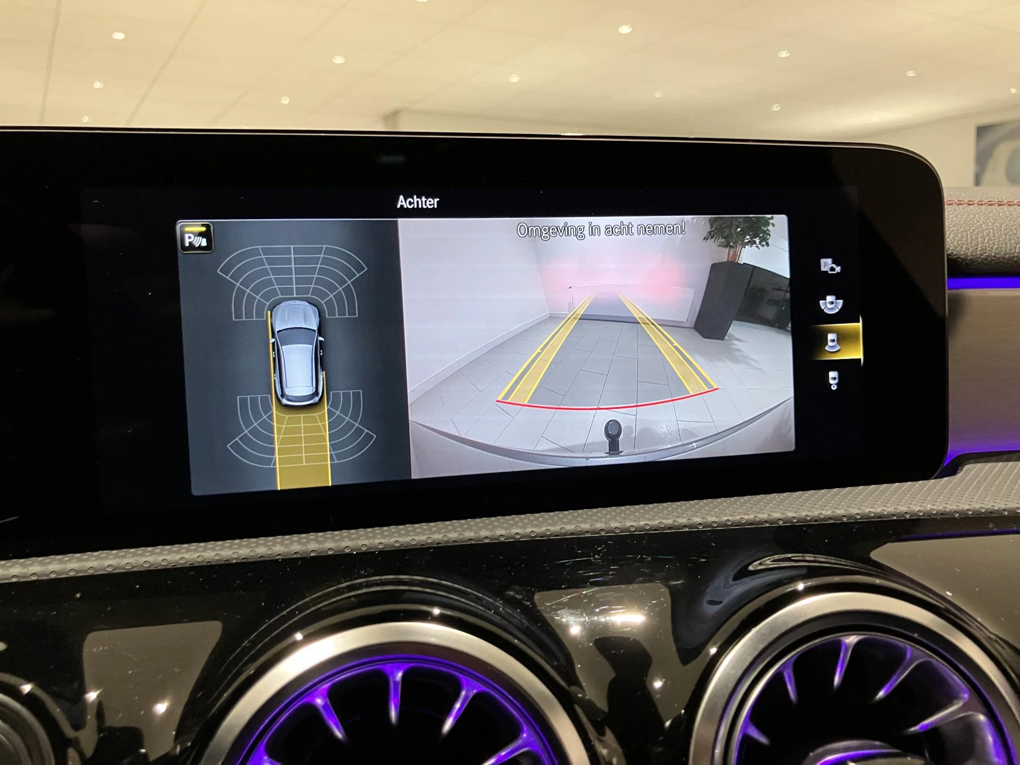 Mercedes-Benz-CLA-image-35