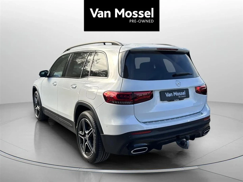 Mercedes-Benz-GLB-image-6