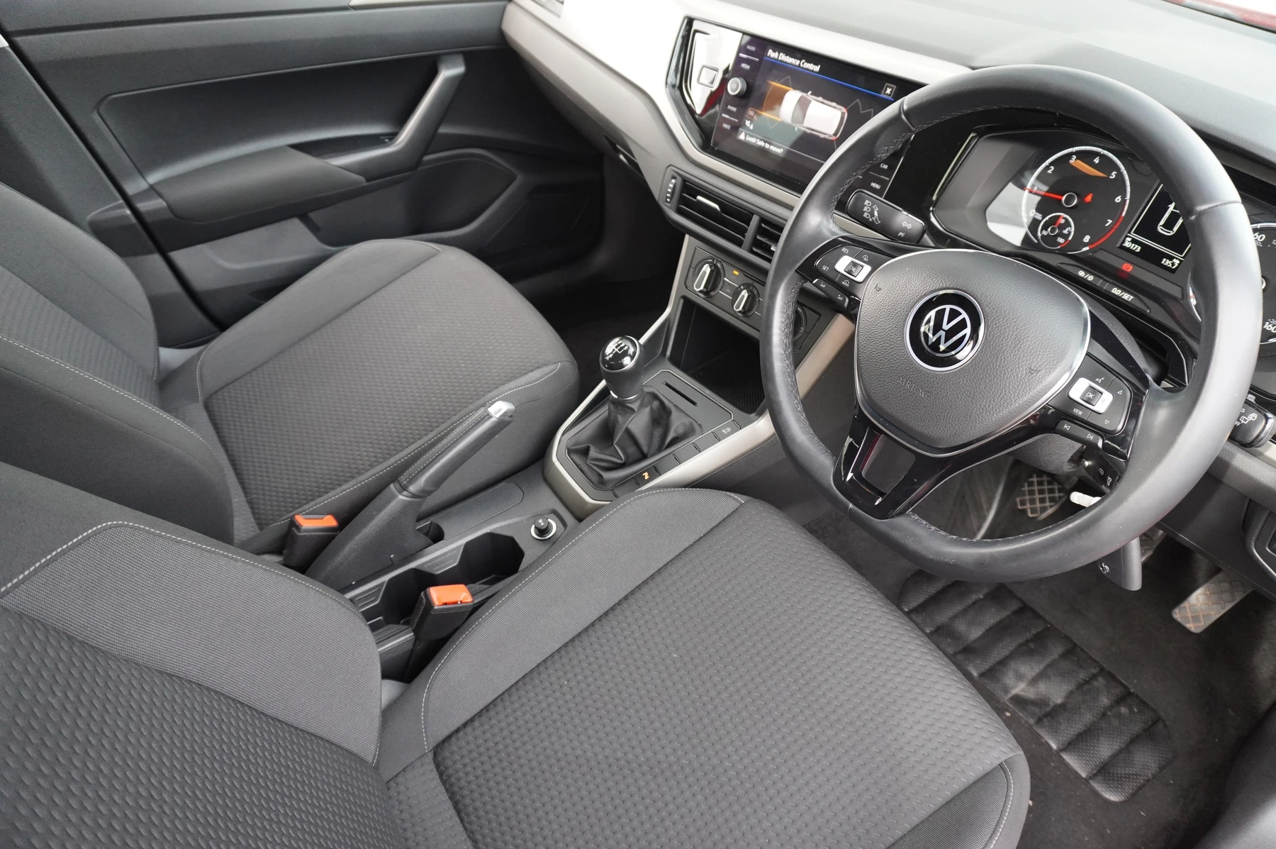 Volkswagen-Polo-image-5