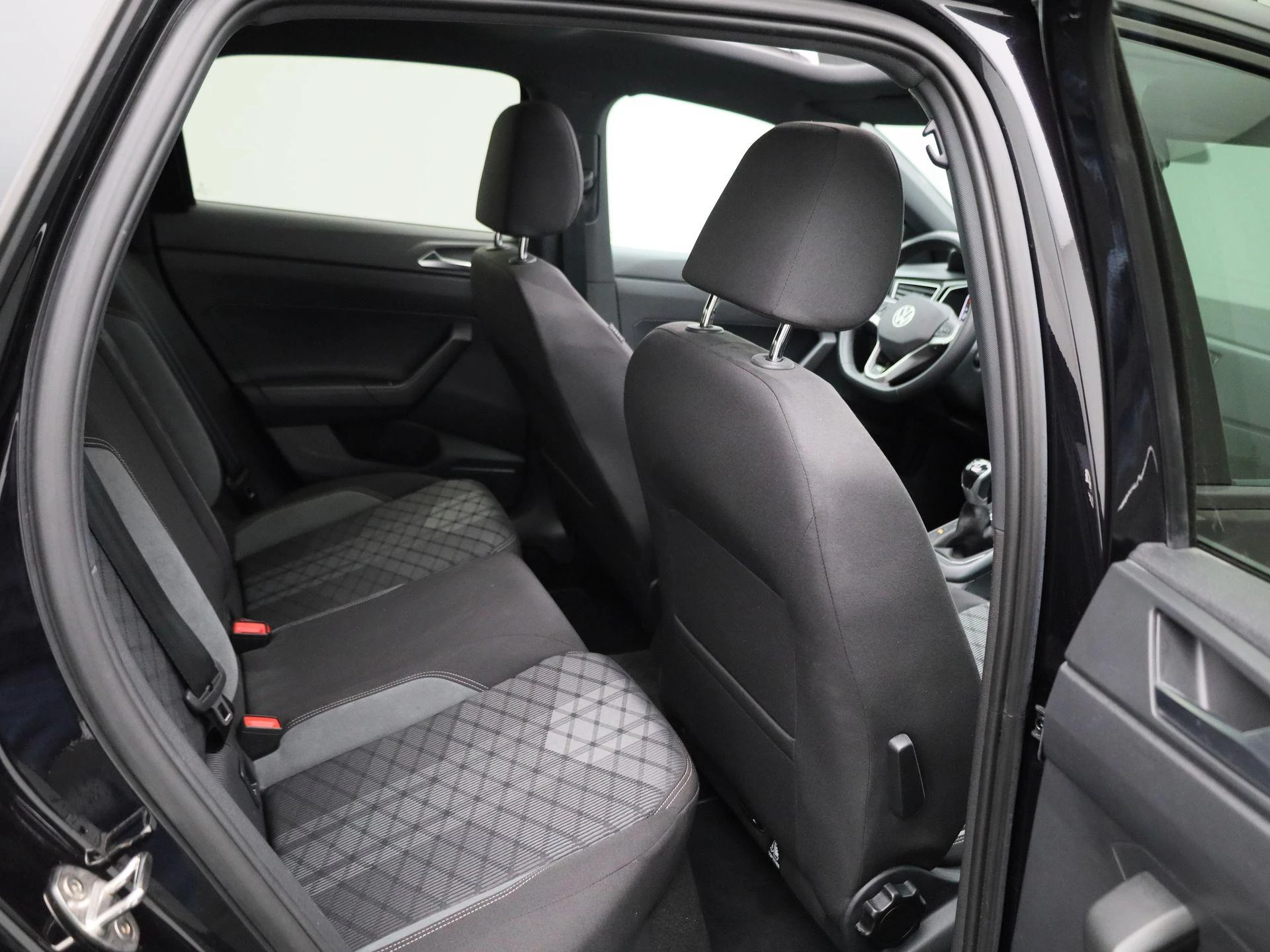 Volkswagen-Polo-image-38
