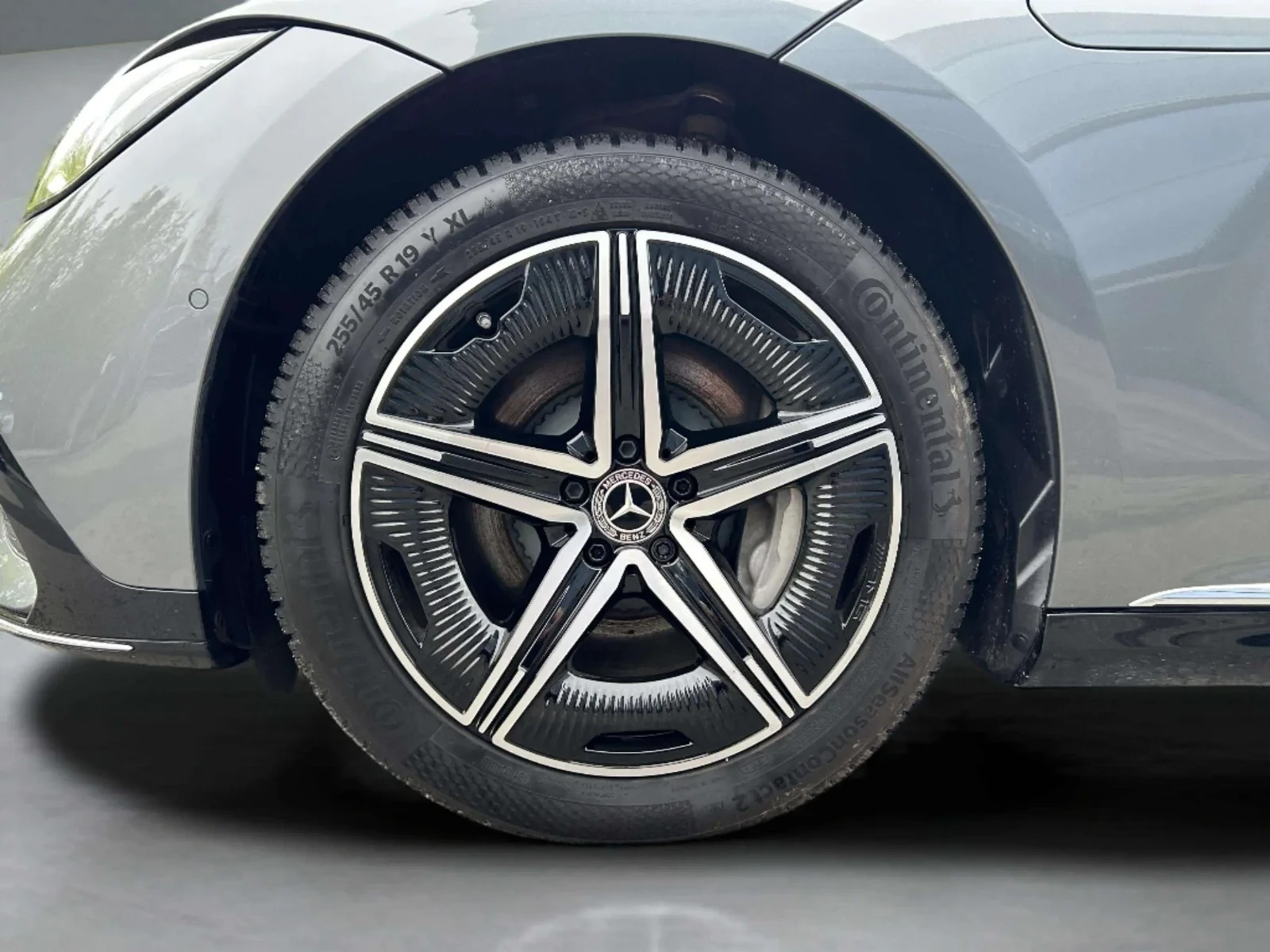 Mercedes-Benz-EQE-image-8