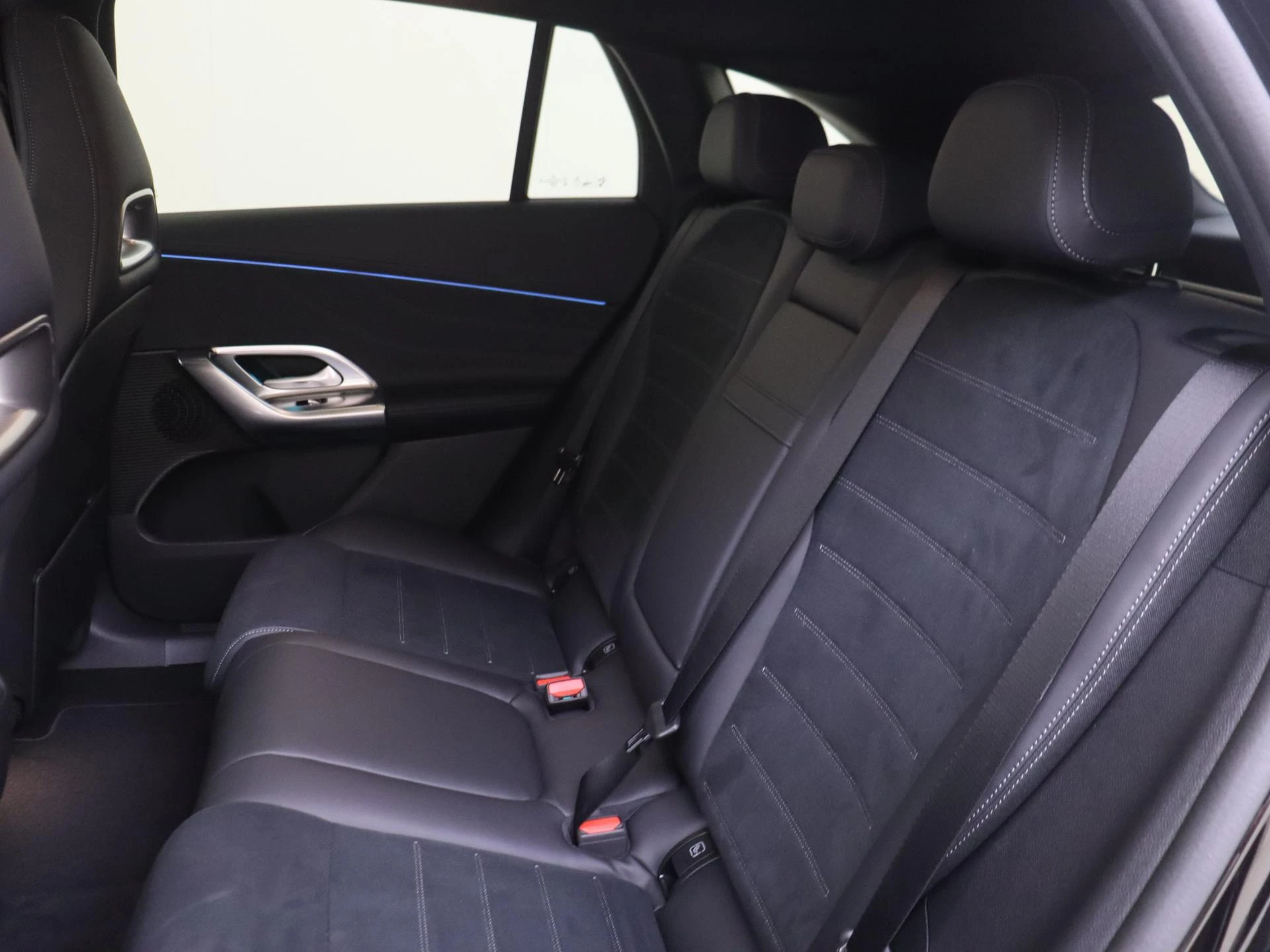 Mercedes-Benz-GLC-image-15