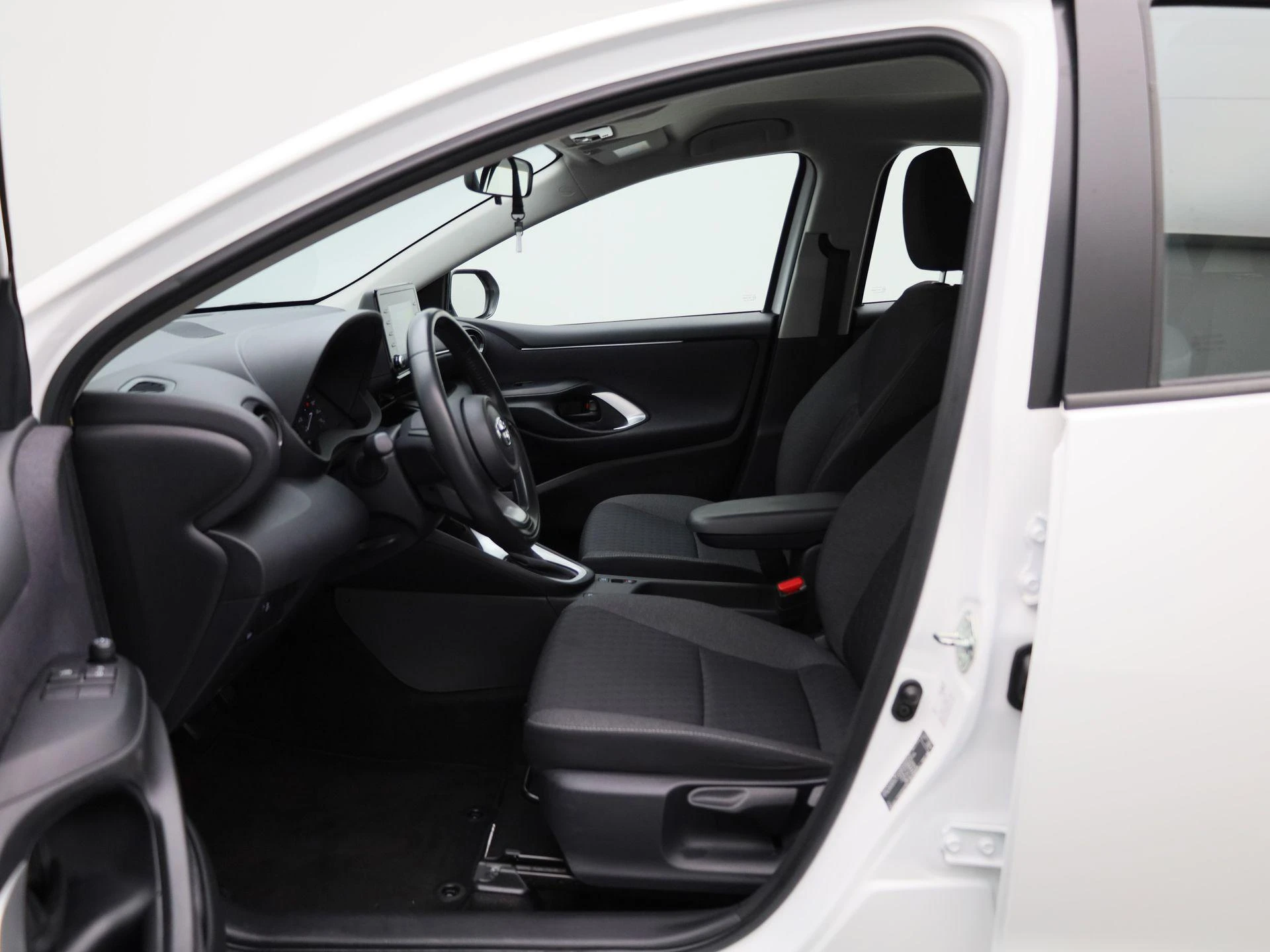 Toyota-Yaris-image-8