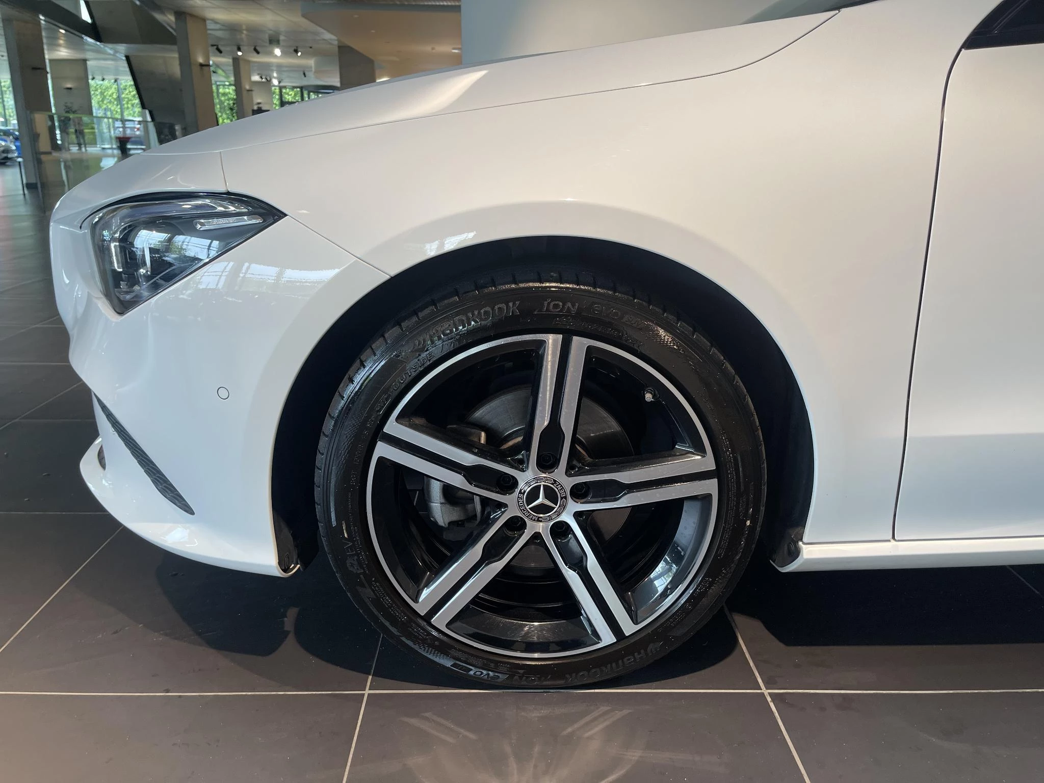 Mercedes-Benz-CLA-image-6