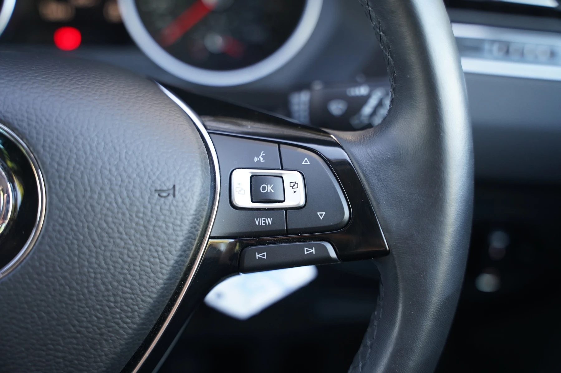 Volkswagen-Tiguan-image-17
