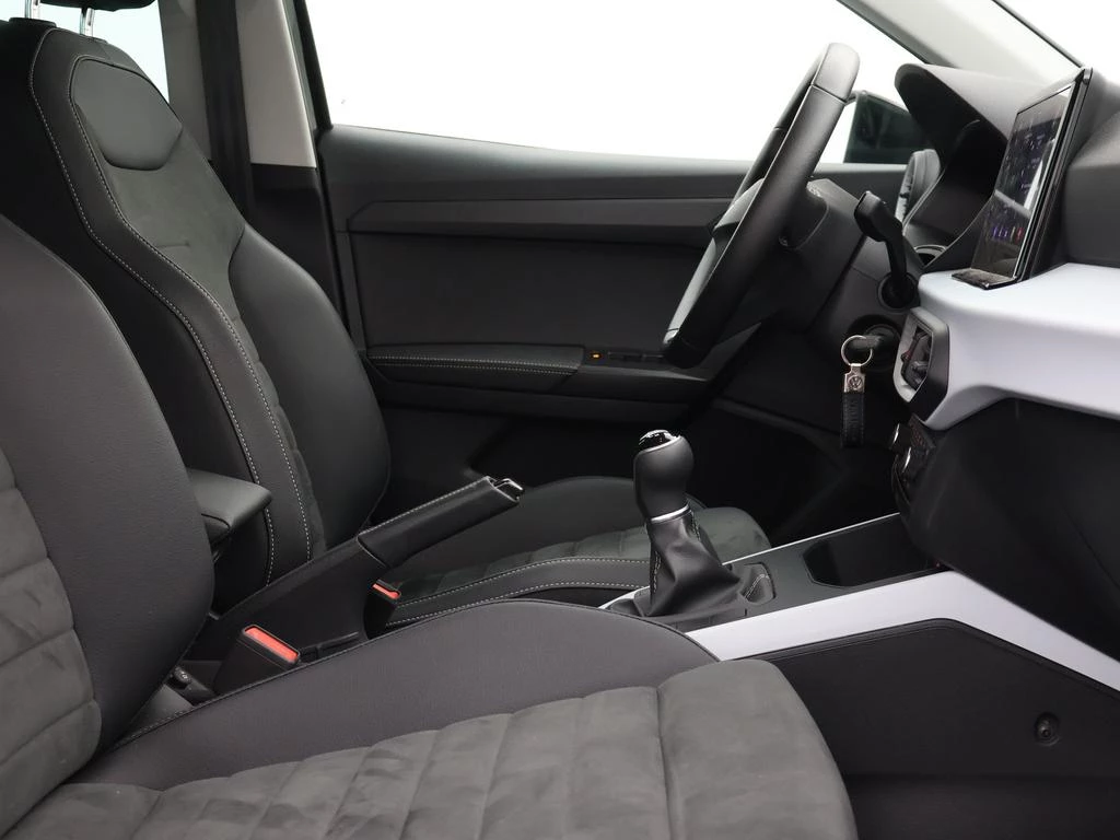 SEAT-Arona-image-9