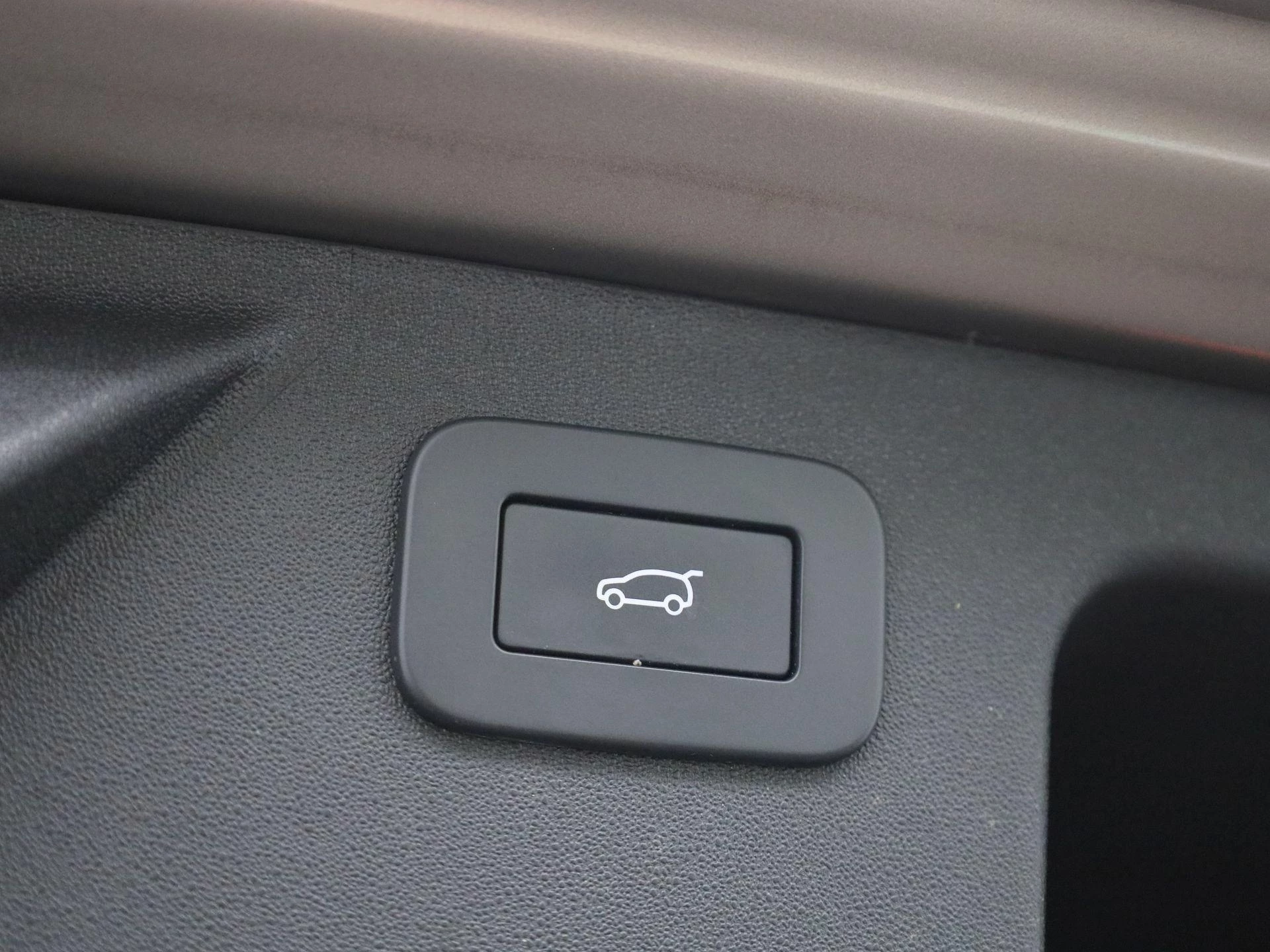 Land Rover-Discovery Sport-image-14