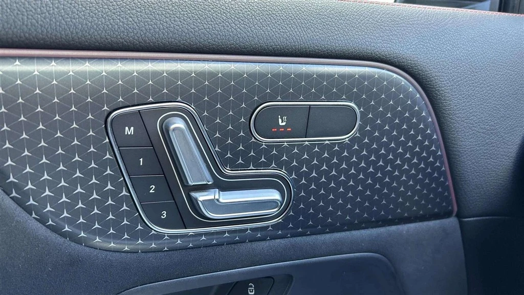 Mercedes-Benz-EQA-image-10