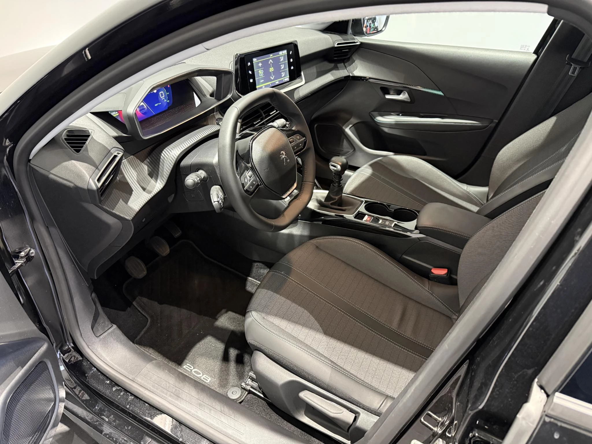 Peugeot-208-image-6