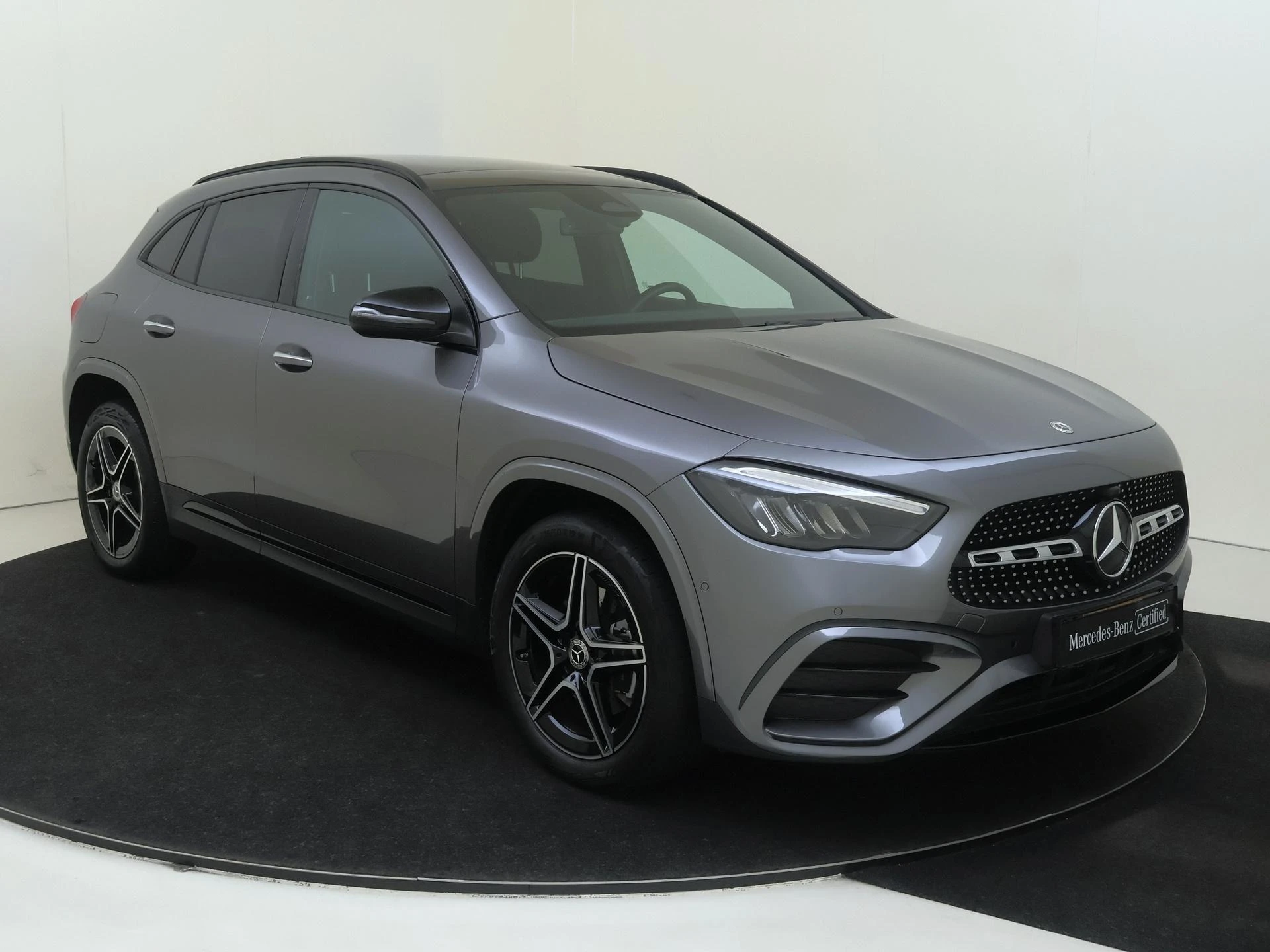 Mercedes-Benz-GLA-image-4