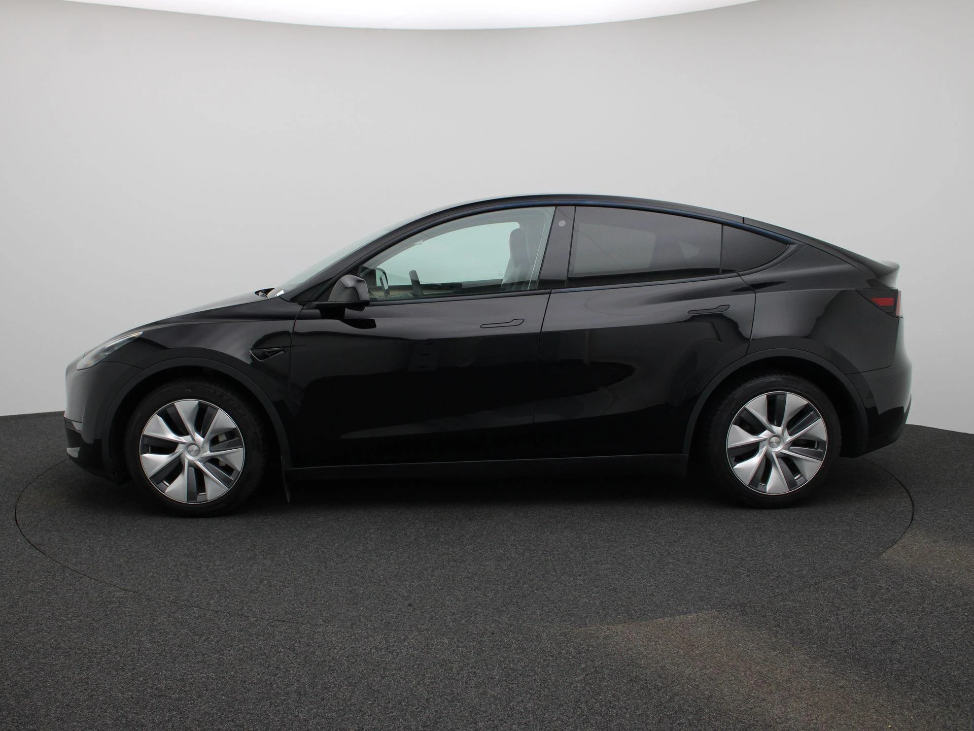 Tesla-Model Y-image-4
