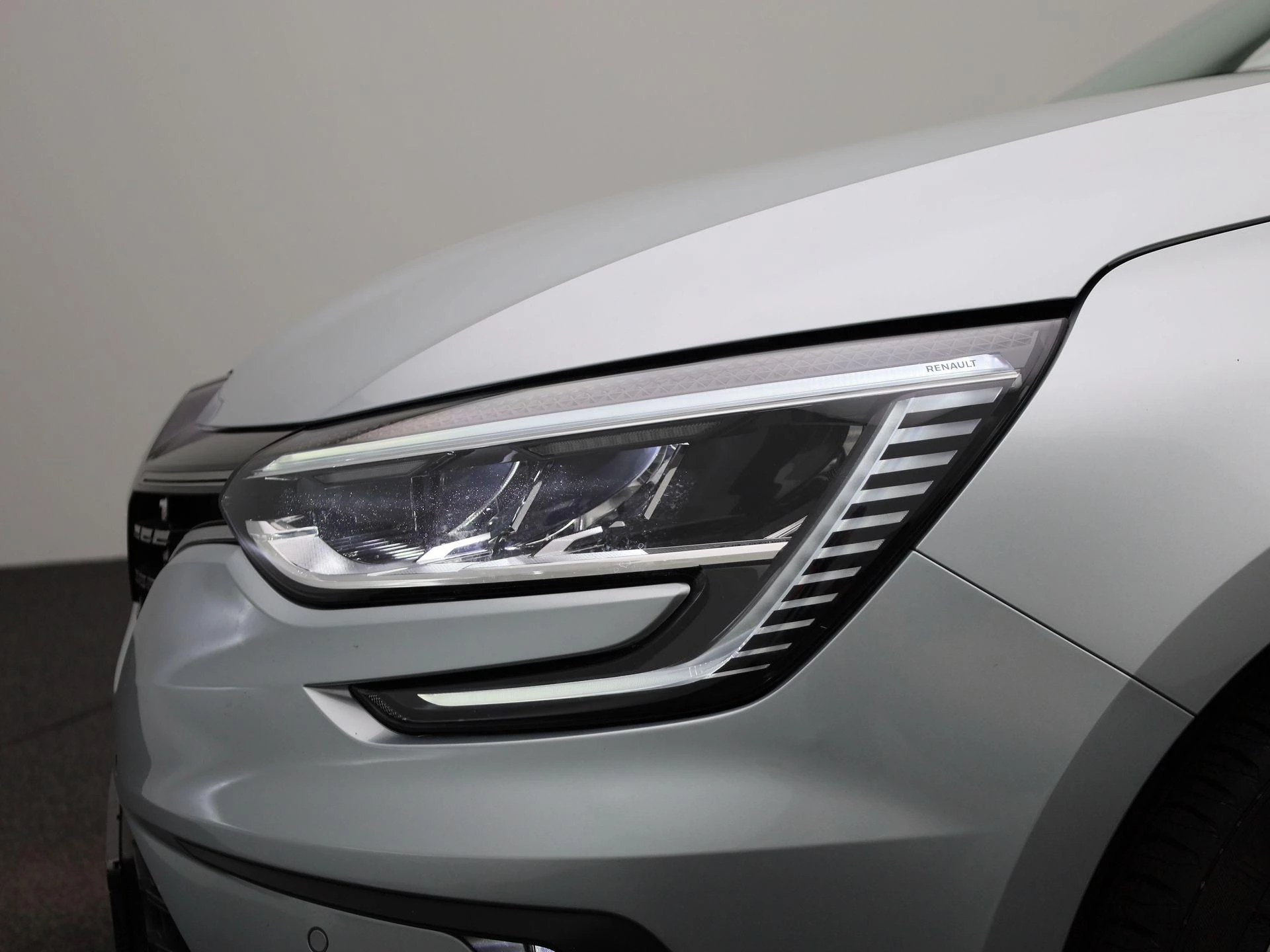 Renault-Mégane Estate-image-14