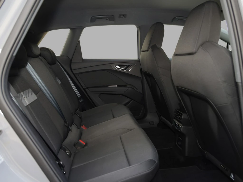 Audi Q4 e-tron 45 S line