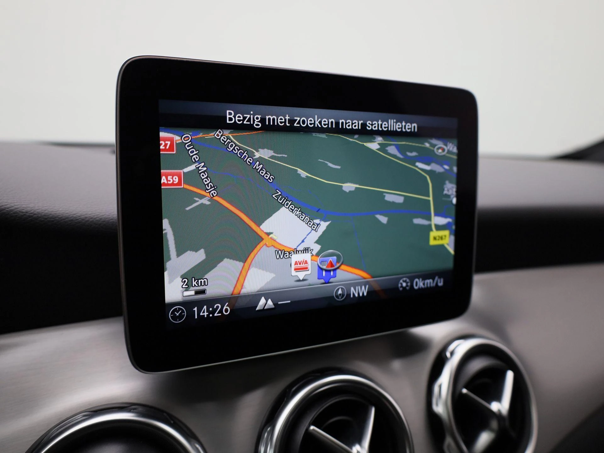 Mercedes-Benz-GLA-image-27