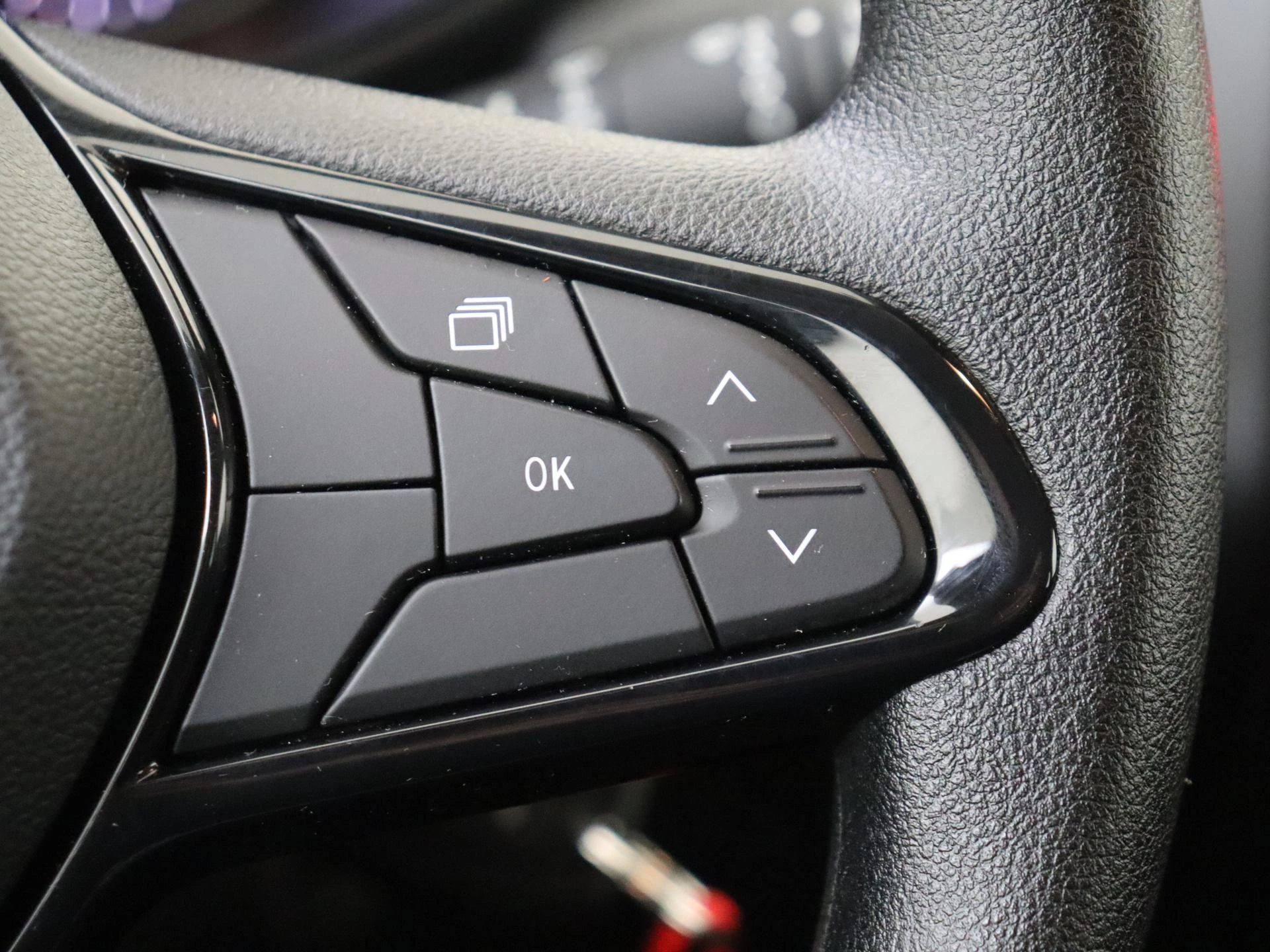 Renault-Clio-image-13