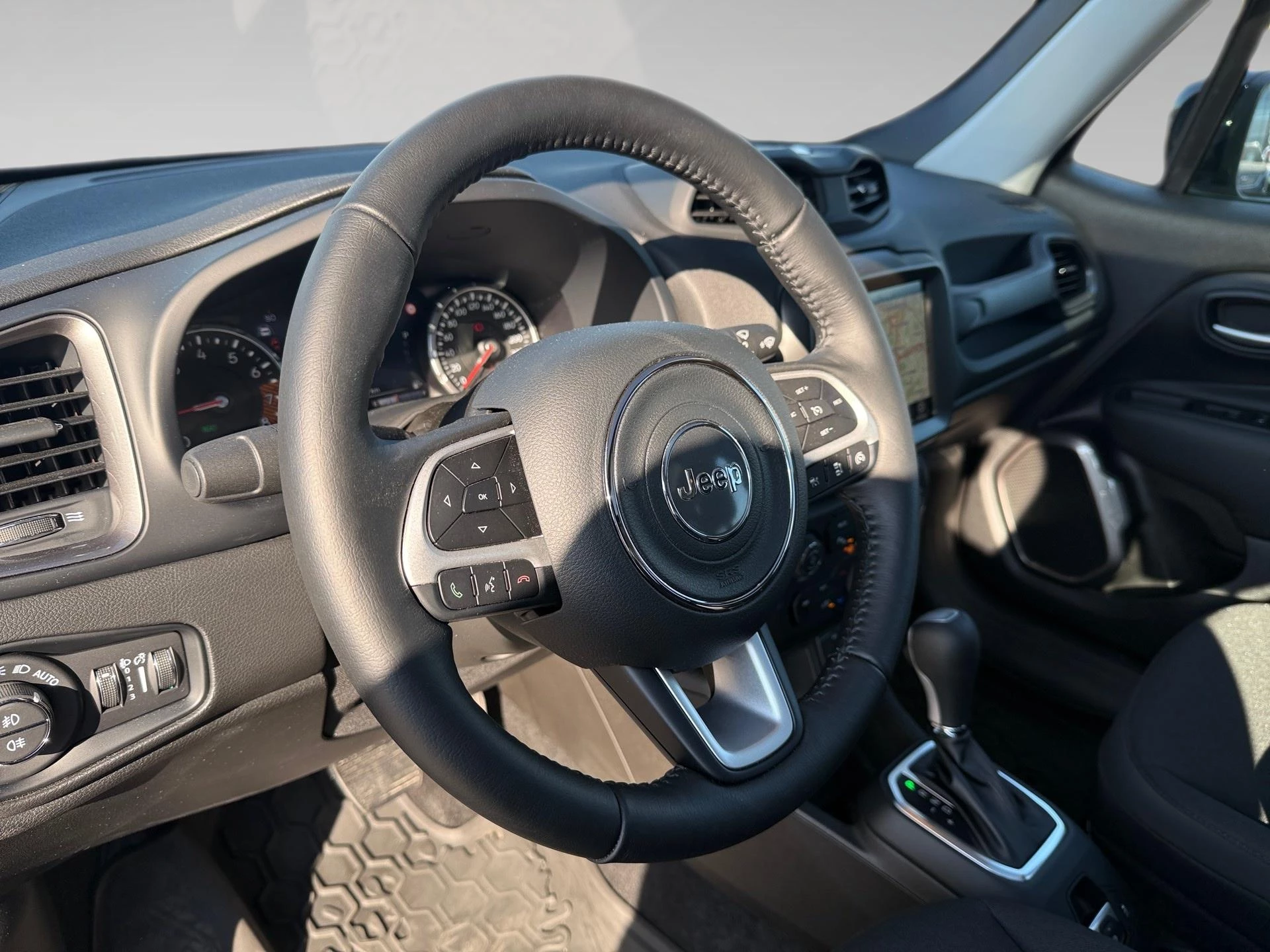 Jeep-Renegade-image-15