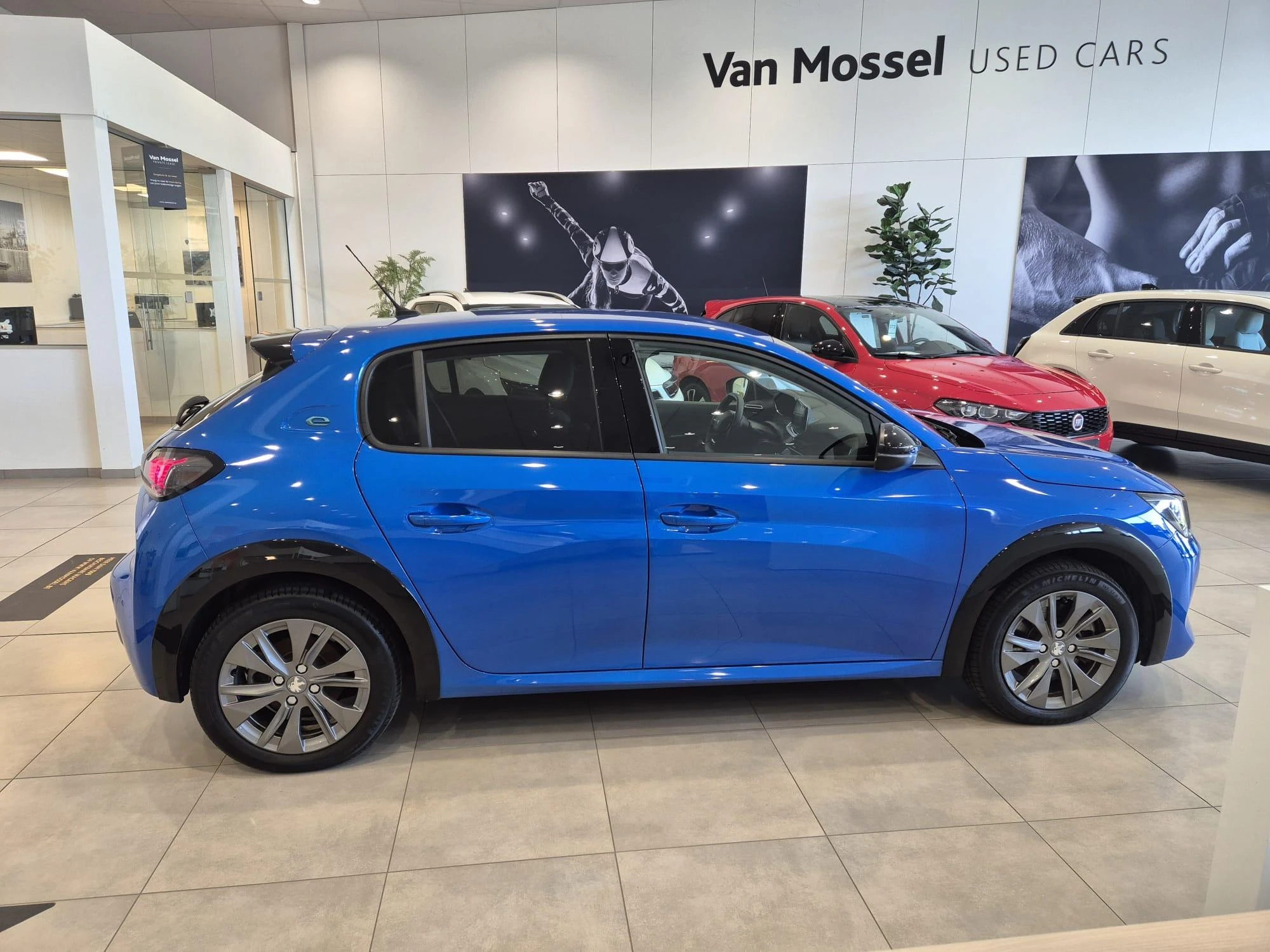 Peugeot-e-208-image-3