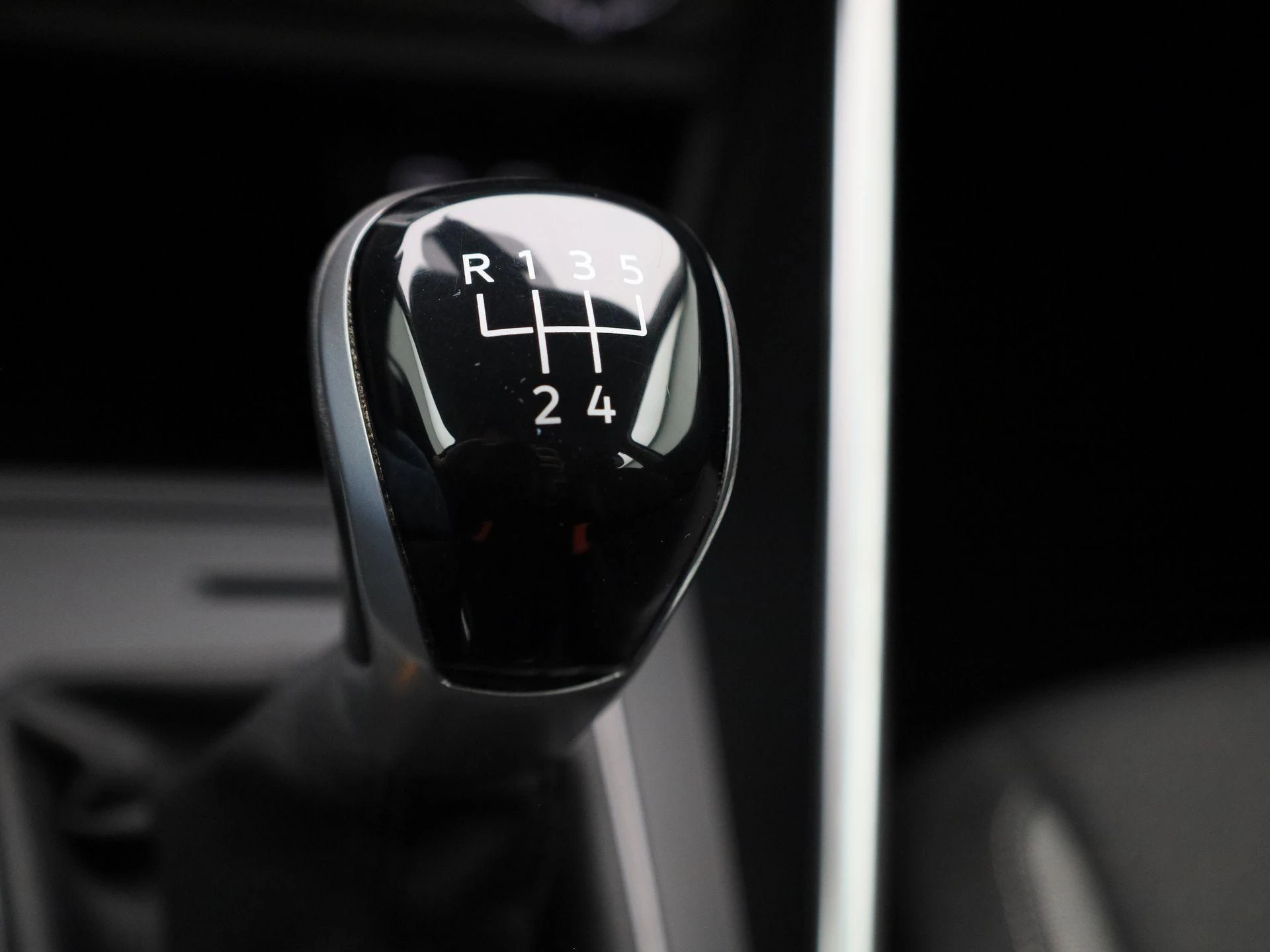 Volkswagen-Polo-image-23