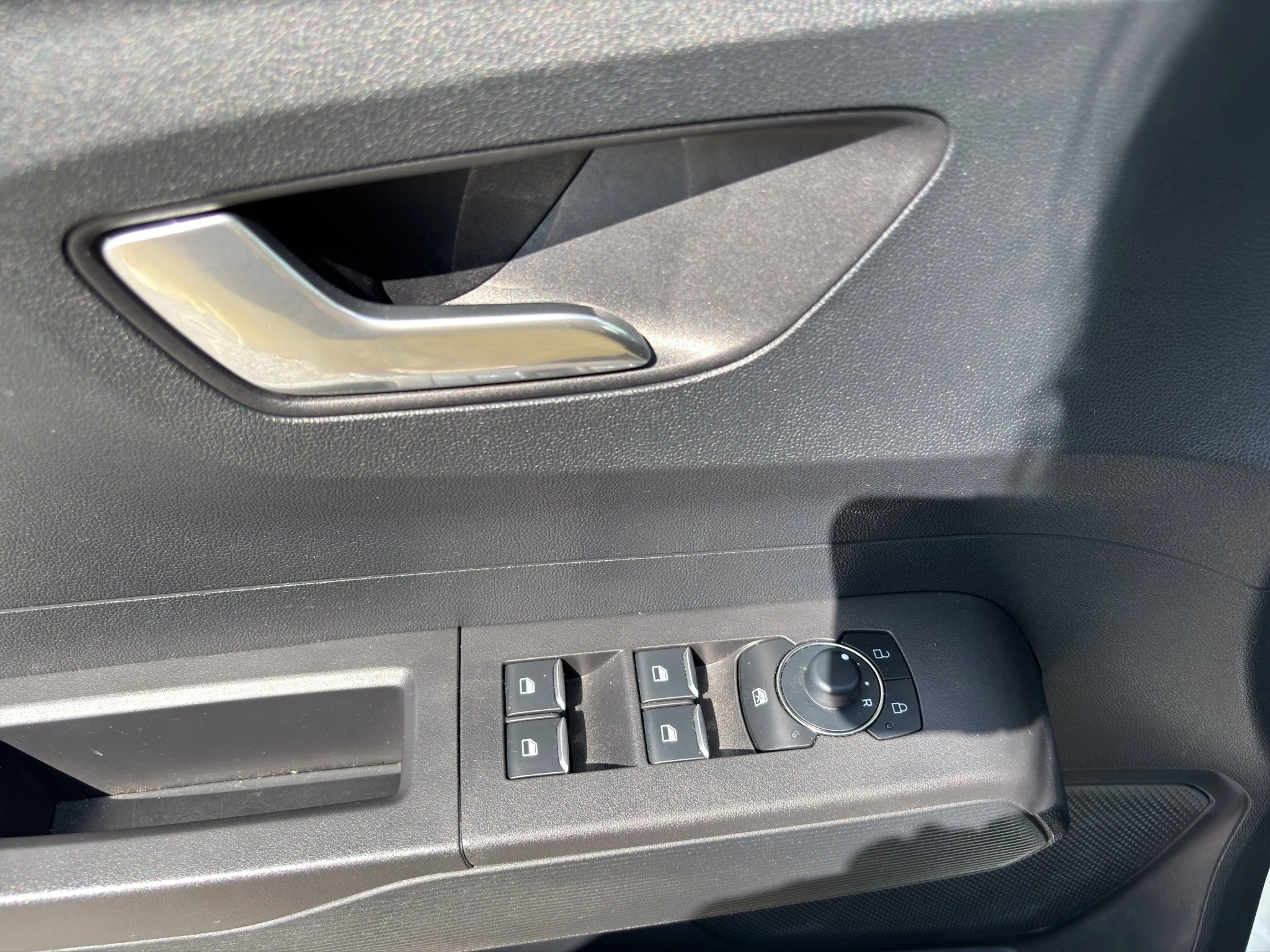 Ford Tourneo Courier 1.0 EcoBoost Titanium