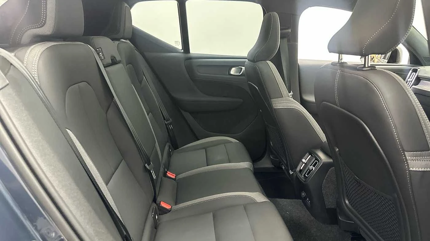 Volvo-EX40-image-6