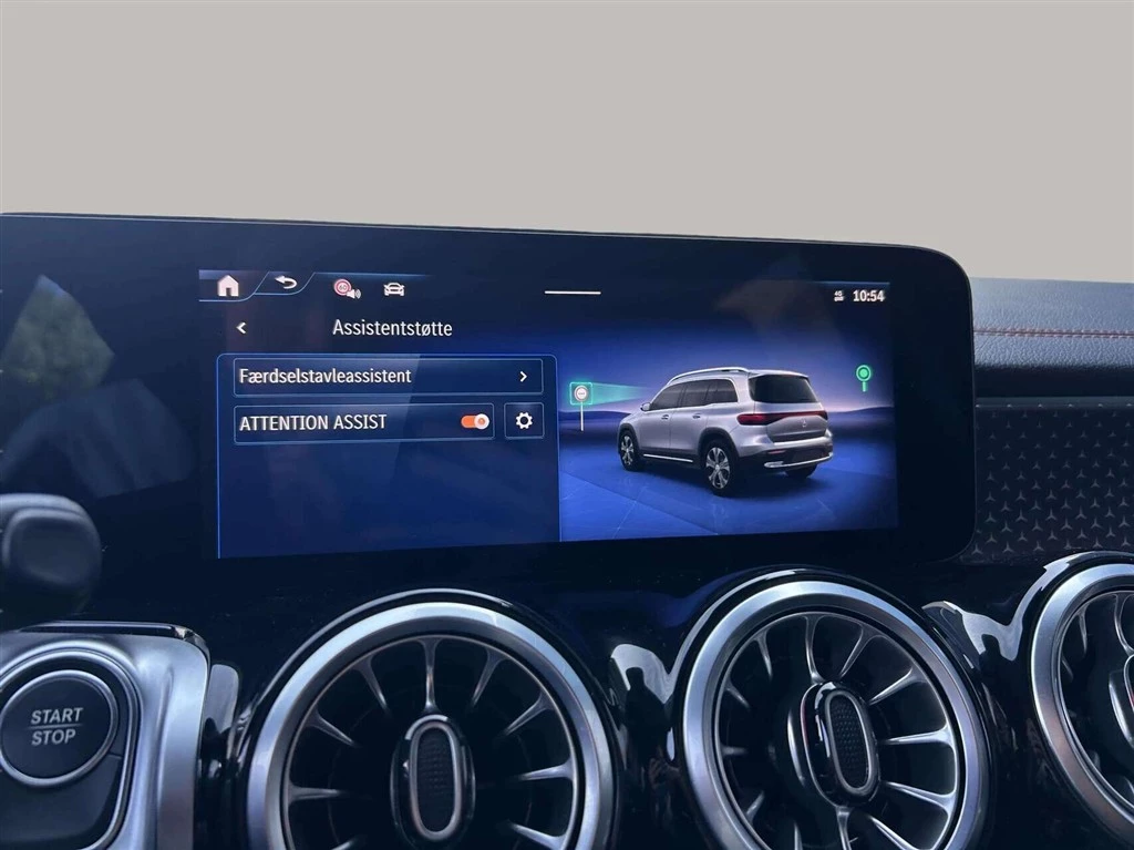 Mercedes-Benz-EQB-image-18