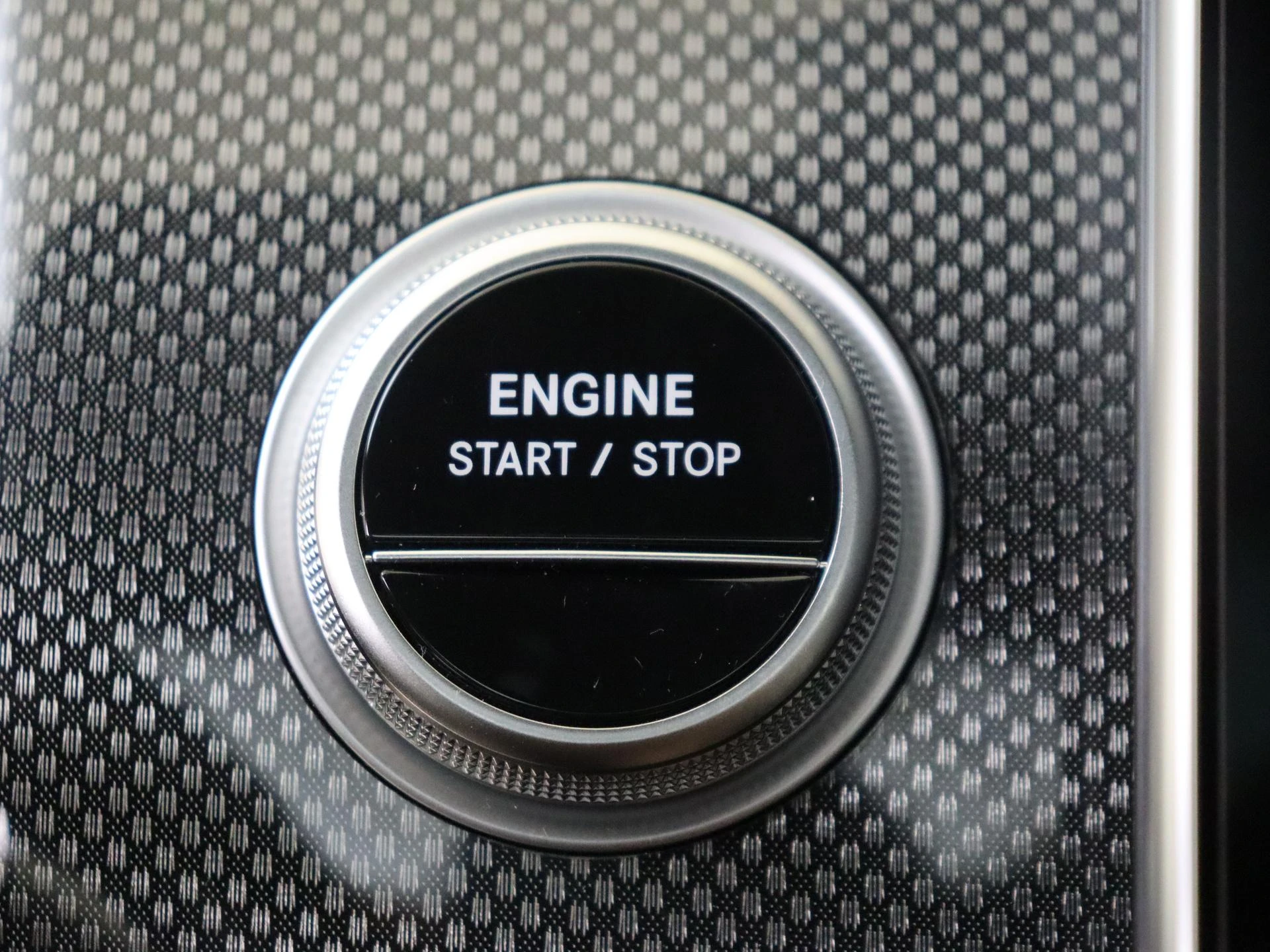 Mercedes-Benz-GLC-image-21